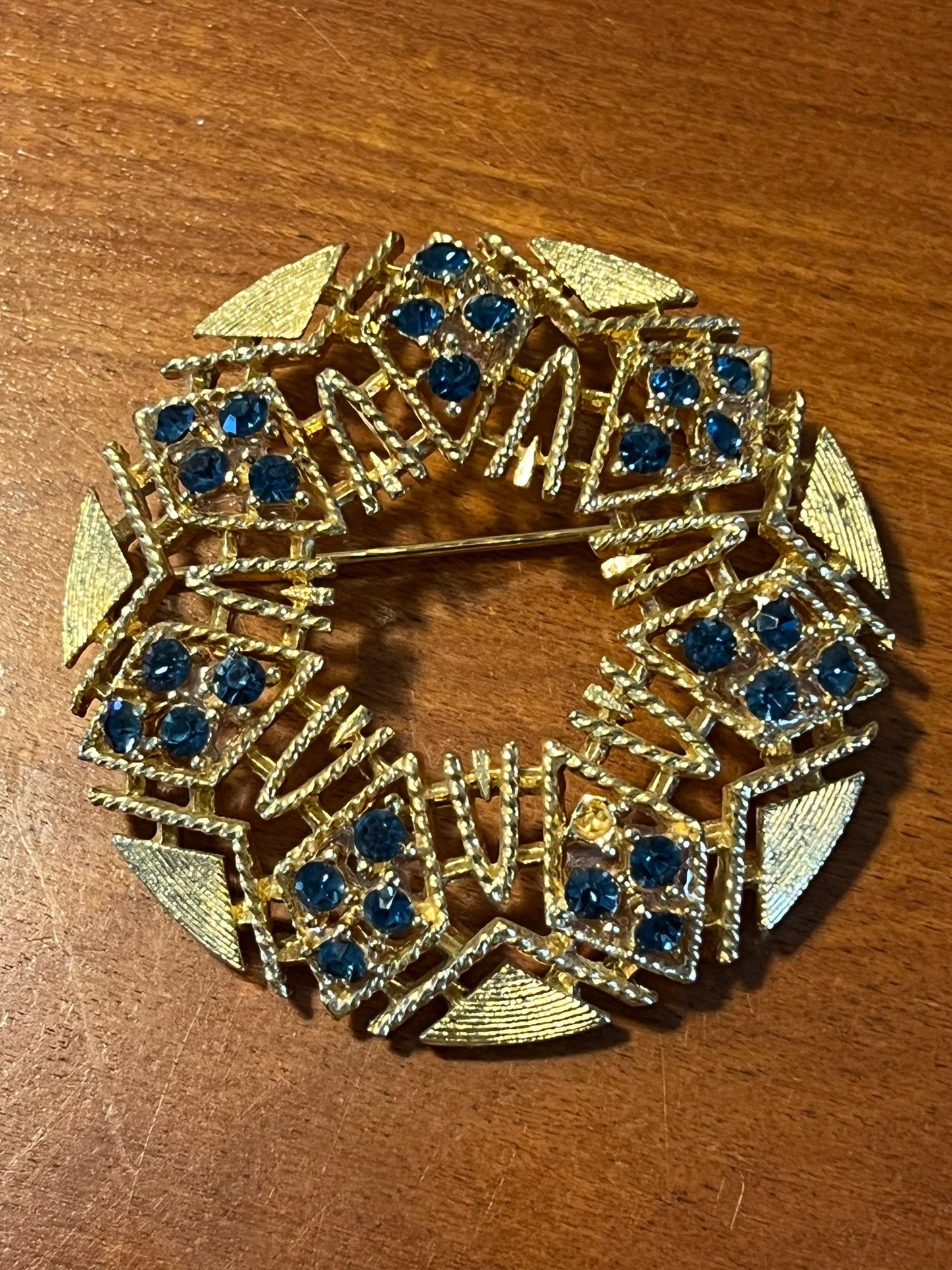 Vintage Starburst Signed Lisner pin brooch blue gemstones brooches pins jewelry Mid Century Modern estate jewels Lover Antiques and Vintage