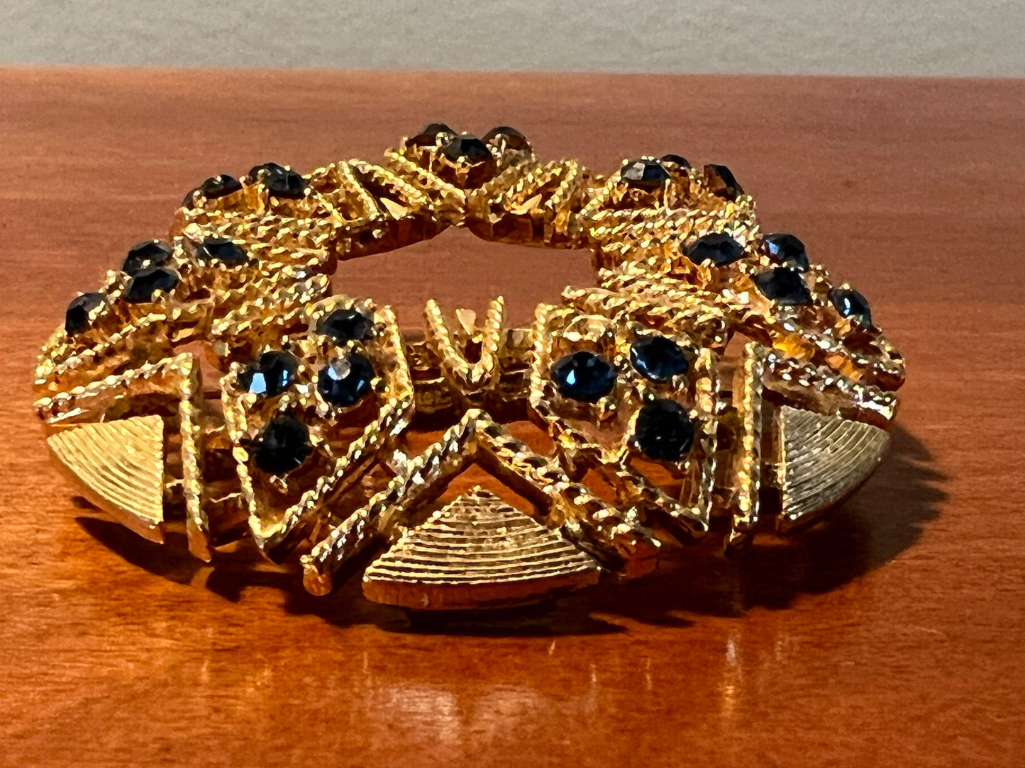 Vintage Starburst Signed Lisner pin brooch blue gemstones brooches pins jewelry Mid Century Modern estate jewels Lover Antiques and Vintage