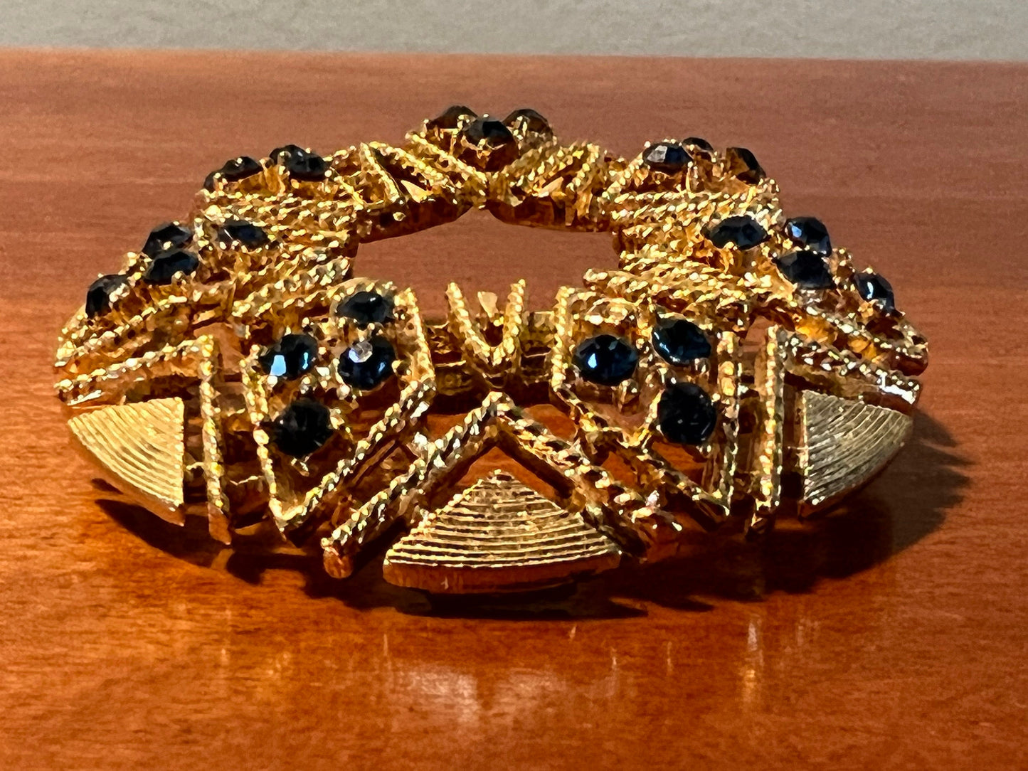 Vintage Starburst Signed Lisner pin brooch blue gemstones brooches pins jewelry Mid Century Modern estate jewels Lover Antiques and Vintage