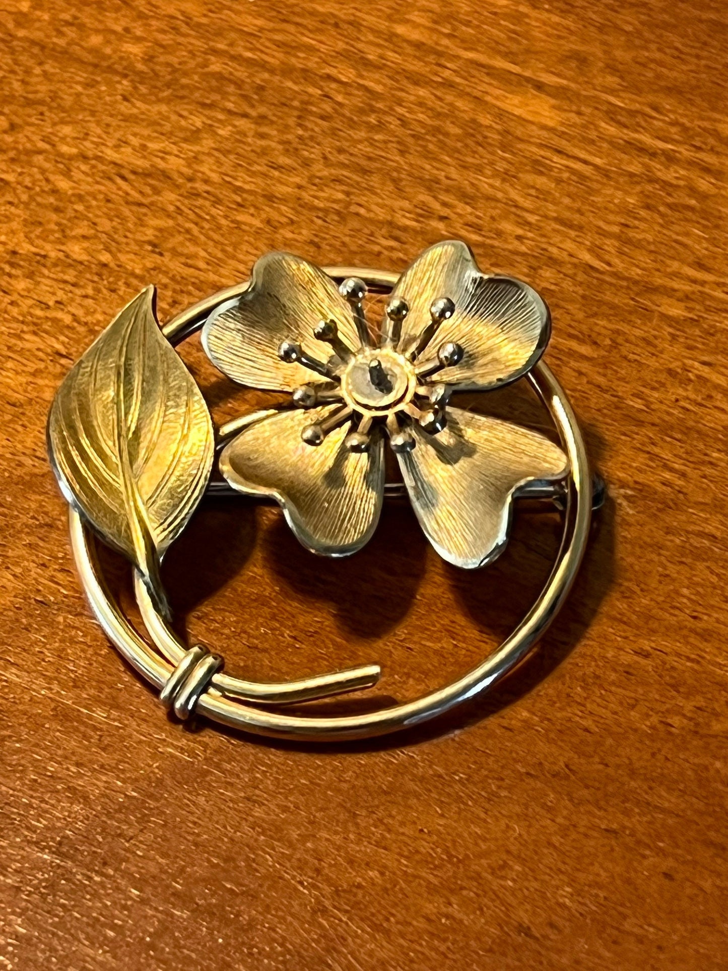 Vintage flower gold tone brooch pin circle brooches pins jewelry
