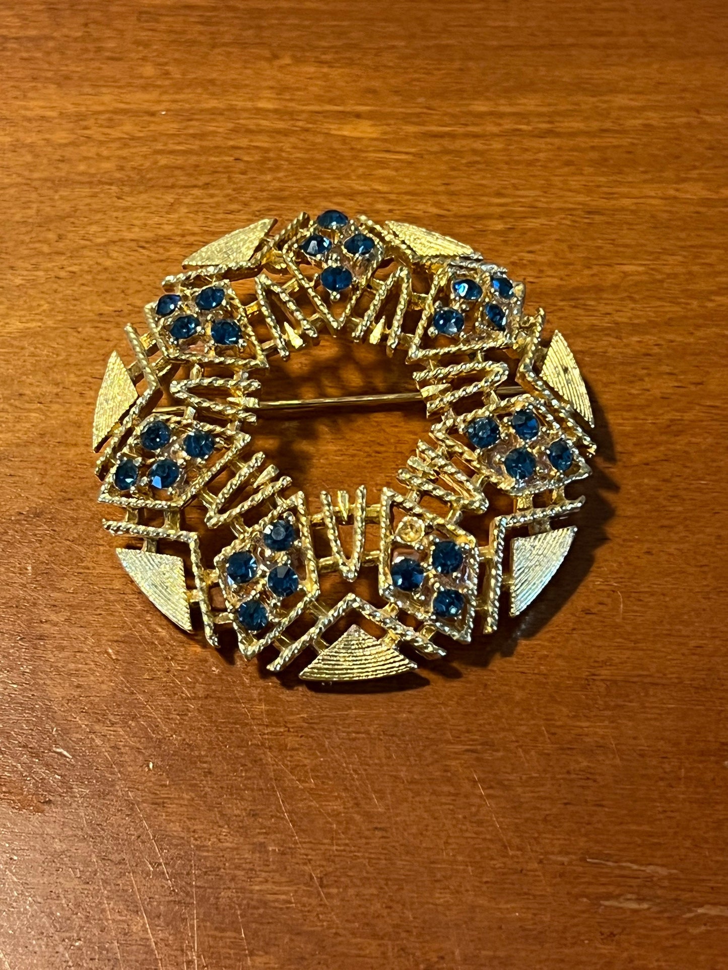 Vintage Starburst Signed Lisner pin brooch blue gemstones brooches pins jewelry Mid Century Modern estate jewels Lover Antiques and Vintage