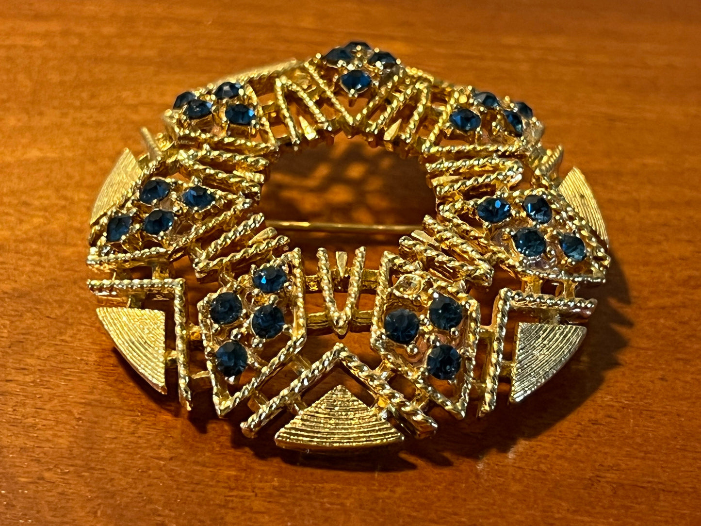 Vintage Starburst Signed Lisner pin brooch blue gemstones brooches pins jewelry Mid Century Modern estate jewels Lover Antiques and Vintage