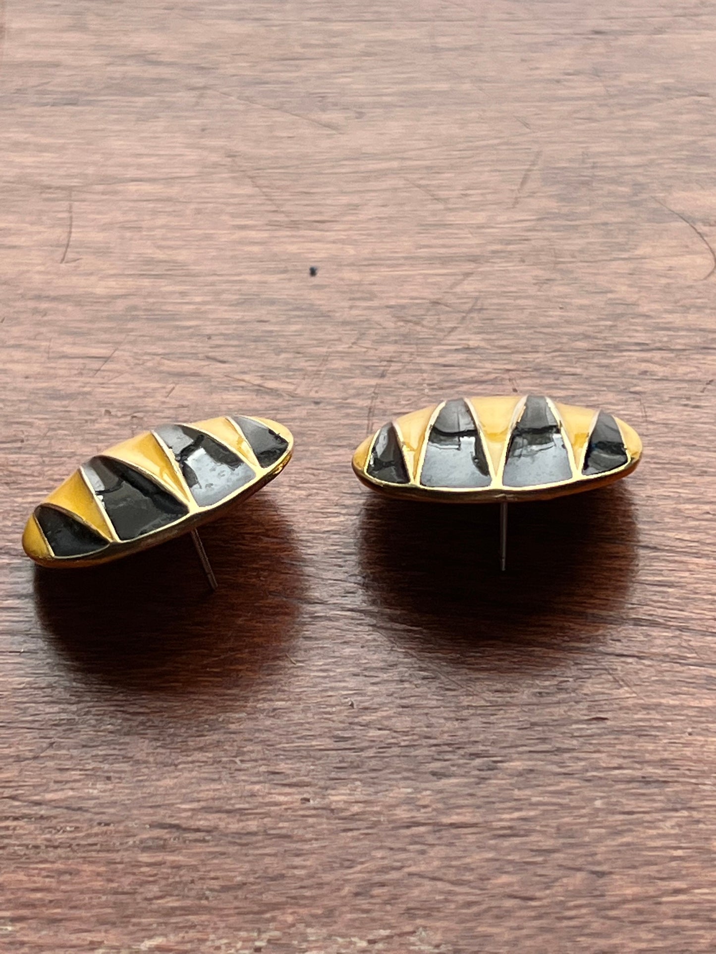 Vintage black and yellow gold tone enamel round earrings mid century modern jewelry