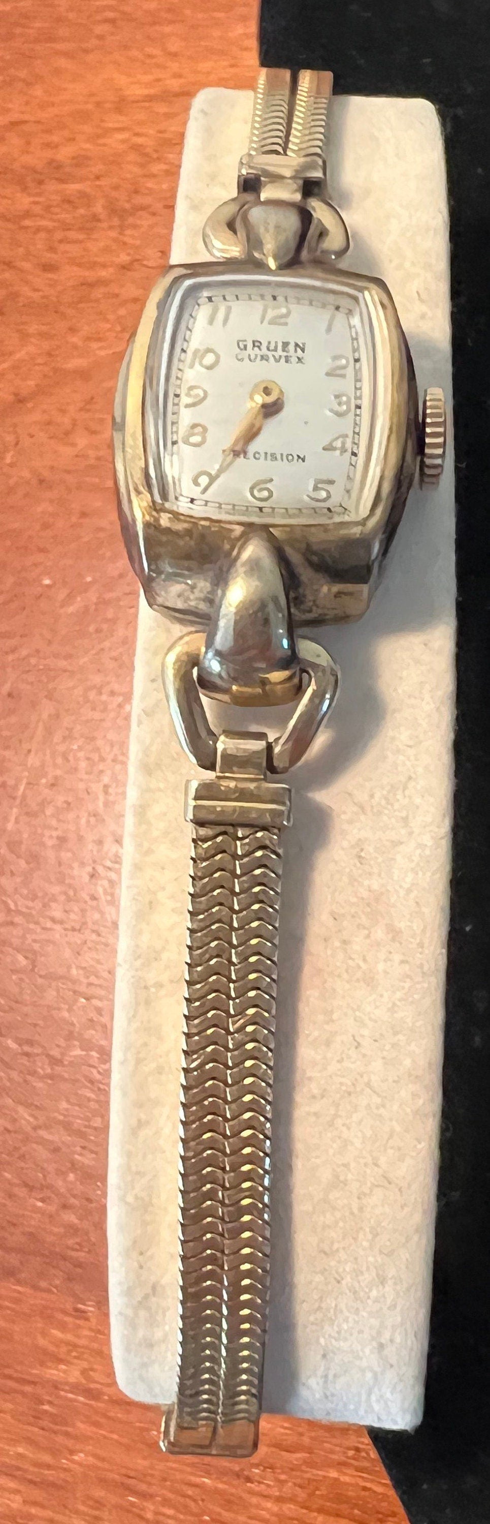 Vintage GRUEN Curvex Womens Precision Watch 10K Gold Filled Jewelry Lover Antiques and Vintage