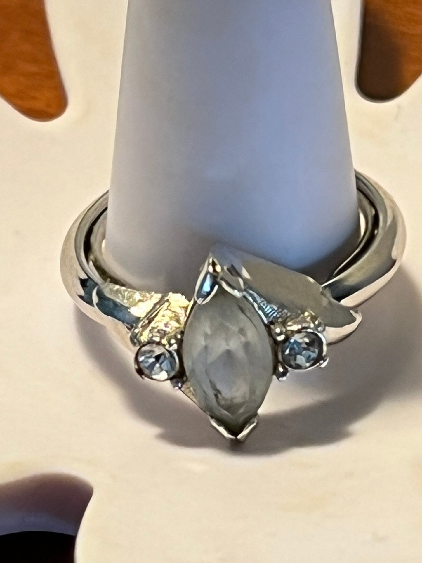 Vintage Avon Ring with blue gemstone in Diamond shape setting adjustable