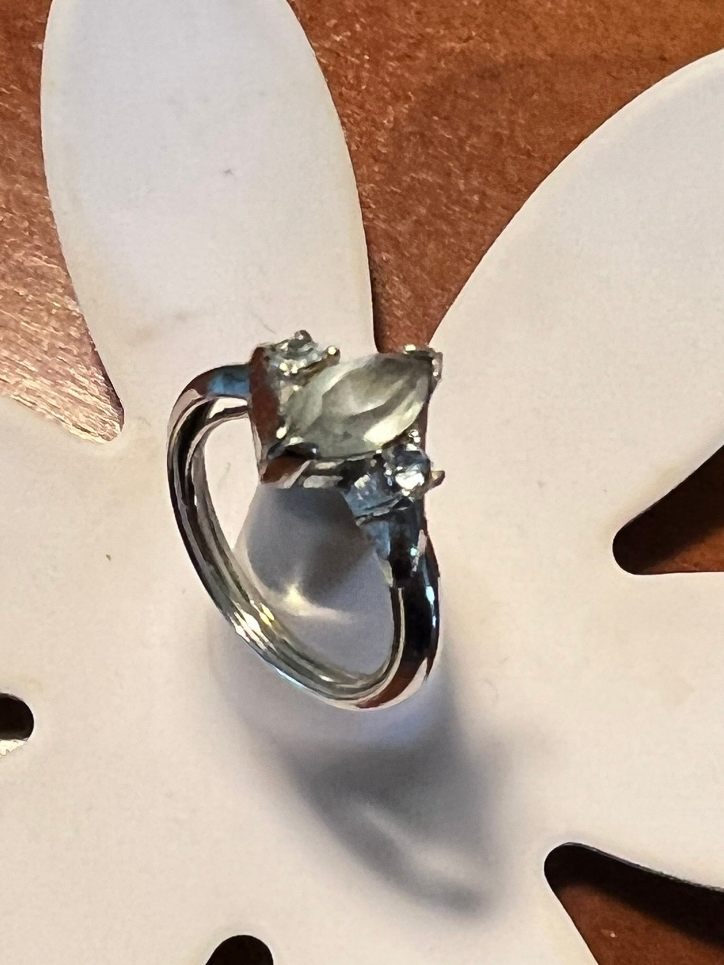 Vintage Avon Ring with blue gemstone in Diamond shape setting adjustable
