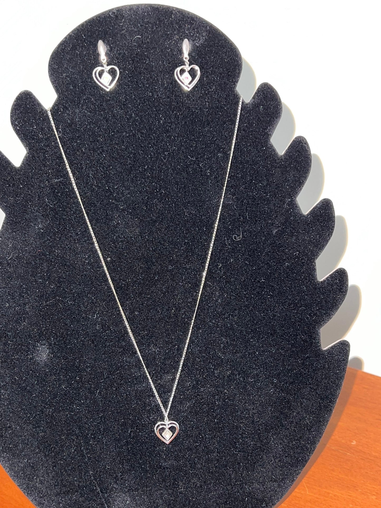 Vintage heart shaped silver tone earrings and necklace set jewelry Lover Antiques and Vintage