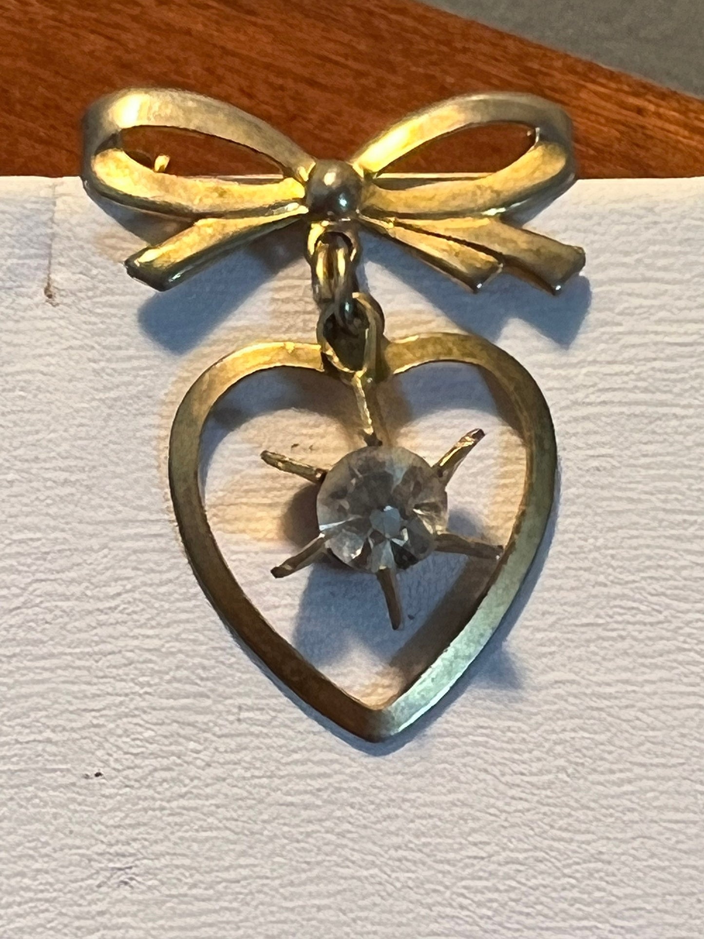 Vintage bow and heart pin jewelry brooch gift gold tone