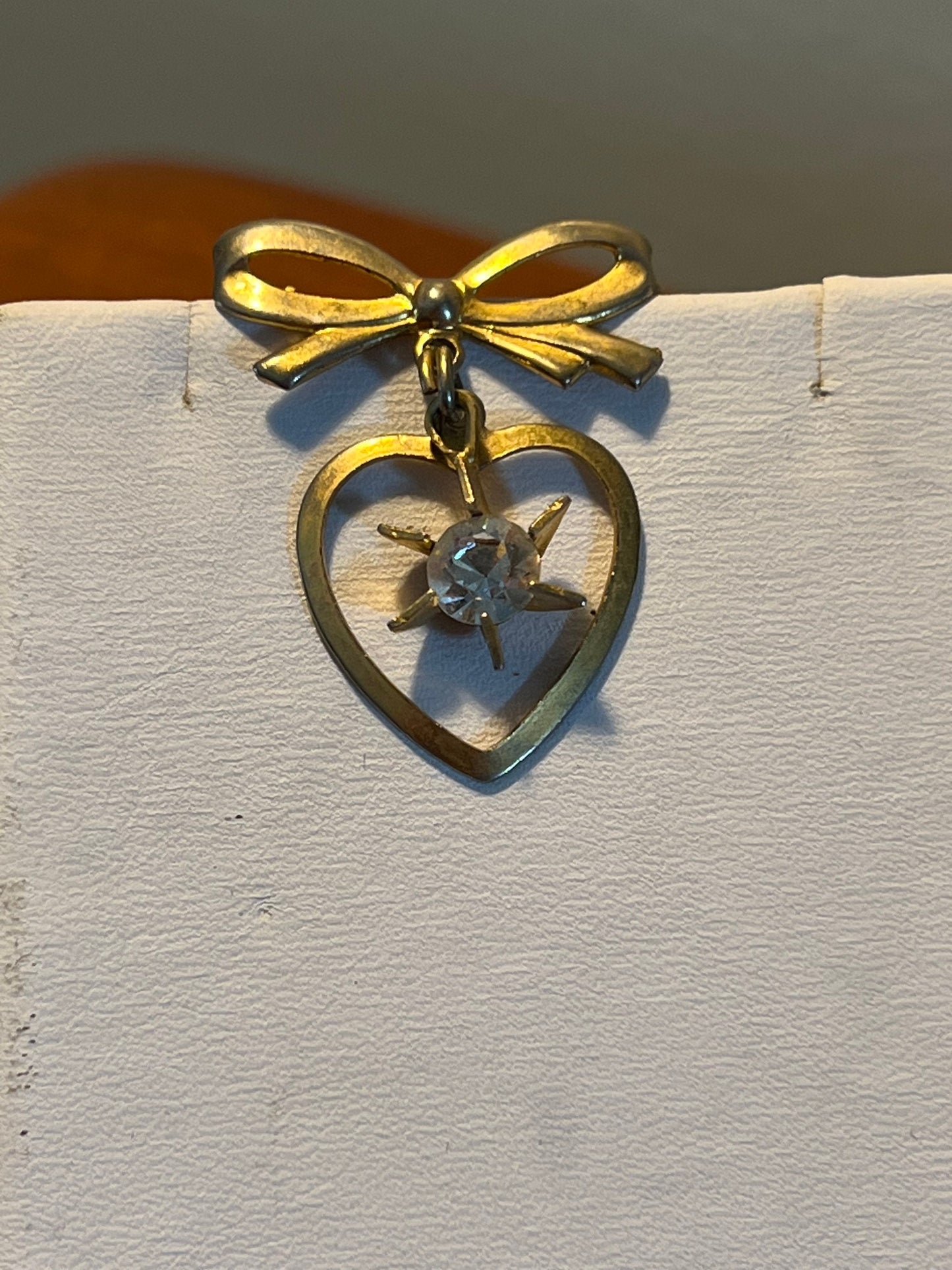 Vintage bow and heart pin jewelry brooch gift gold tone