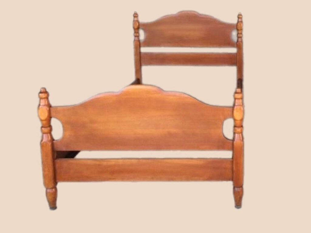 Cushman Colonial Creations Molly Stark Single Bed No. 2050 Includes Headboard,  Footboard, Side Rails, Slats Lover Antiques and Vintage