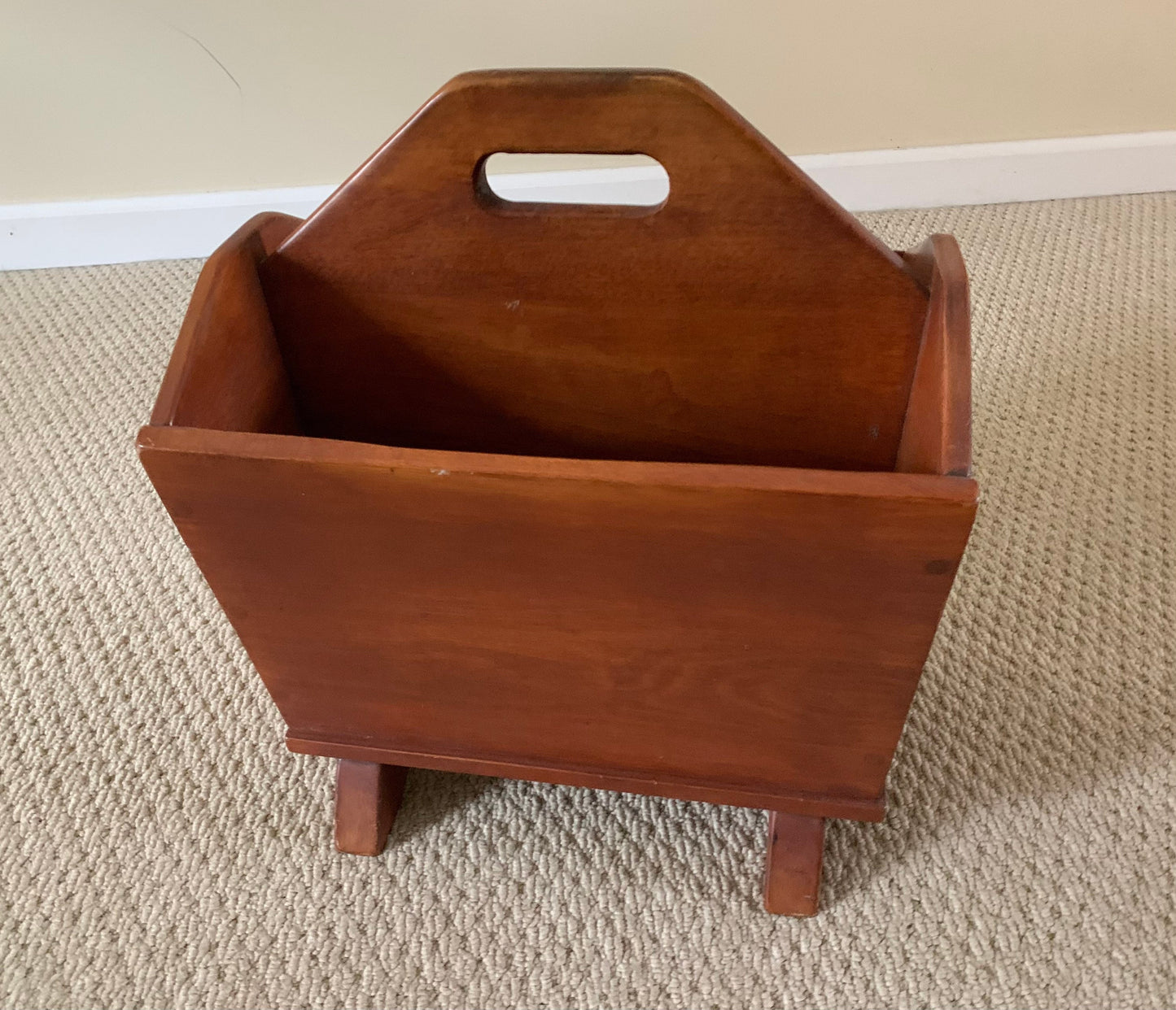 Cushman Colonial Creations Bromley Magazine Basket Rack No. 5303 vintage furniture