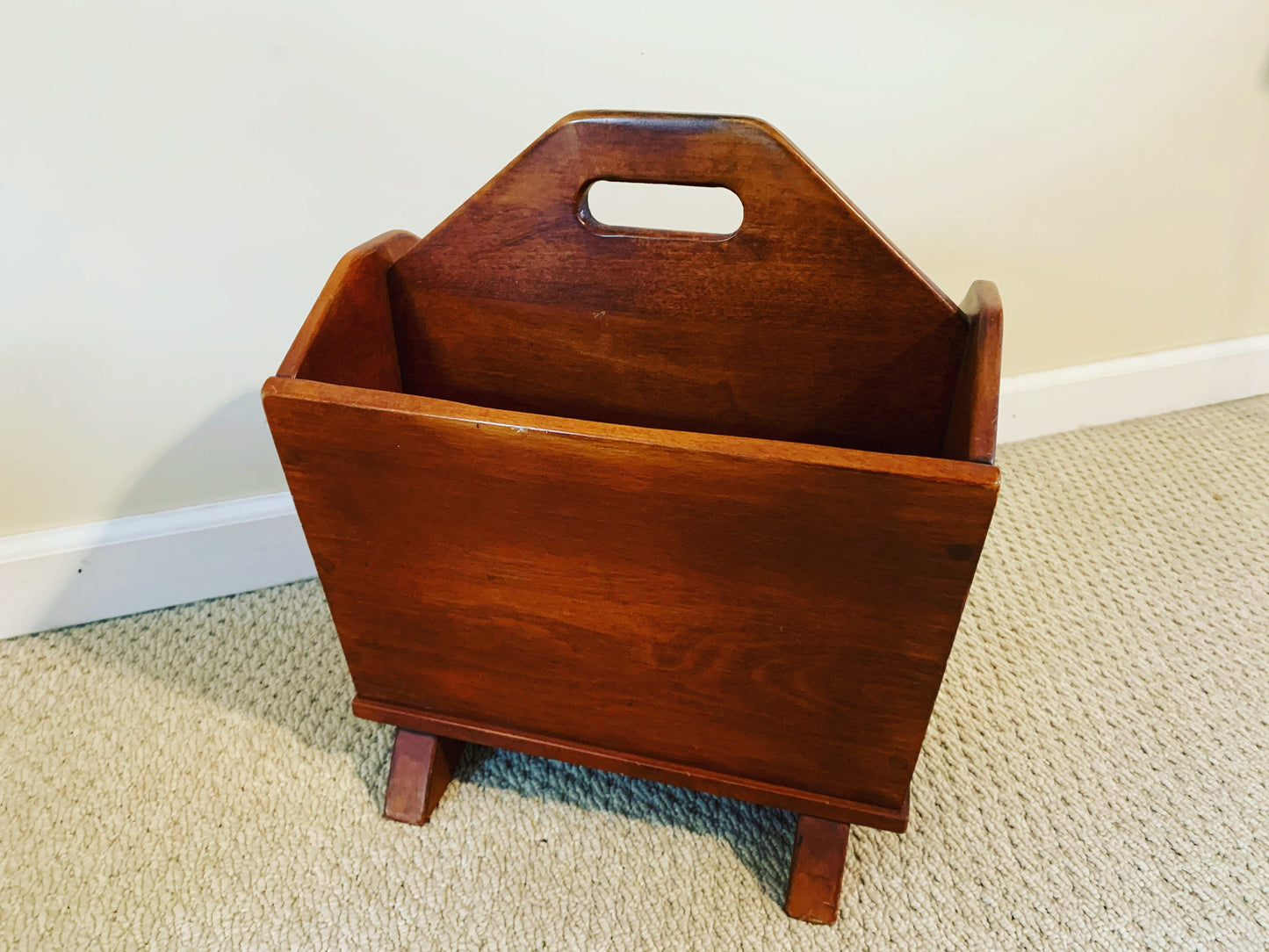 Cushman Colonial Creations Bromley Magazine Basket Rack No. 5303 vintage furniture