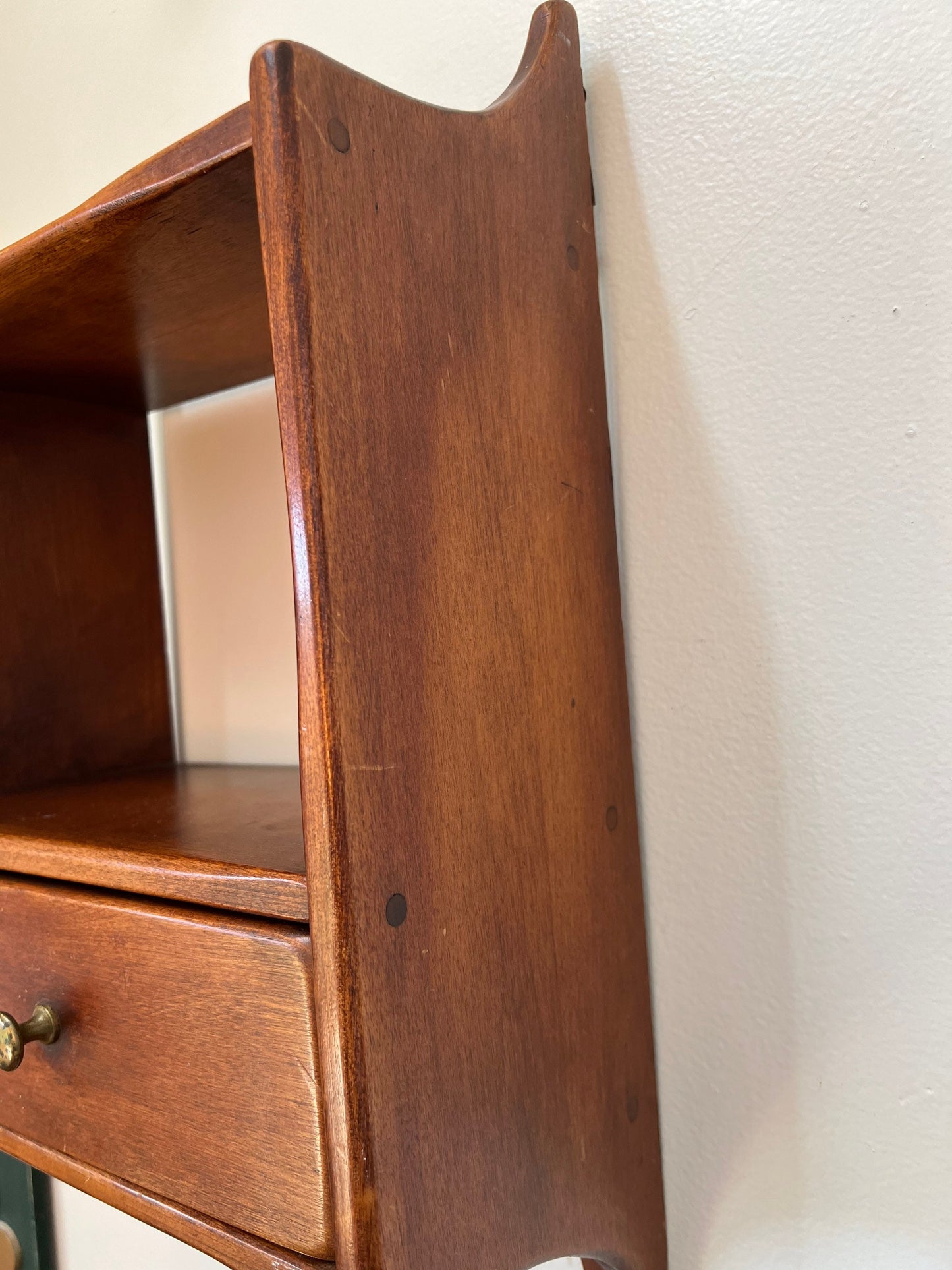 Cushman Colonial Creations Hanging Wall Shelf with Drawer No. 3-46 Rare beautiful vintage furniture!