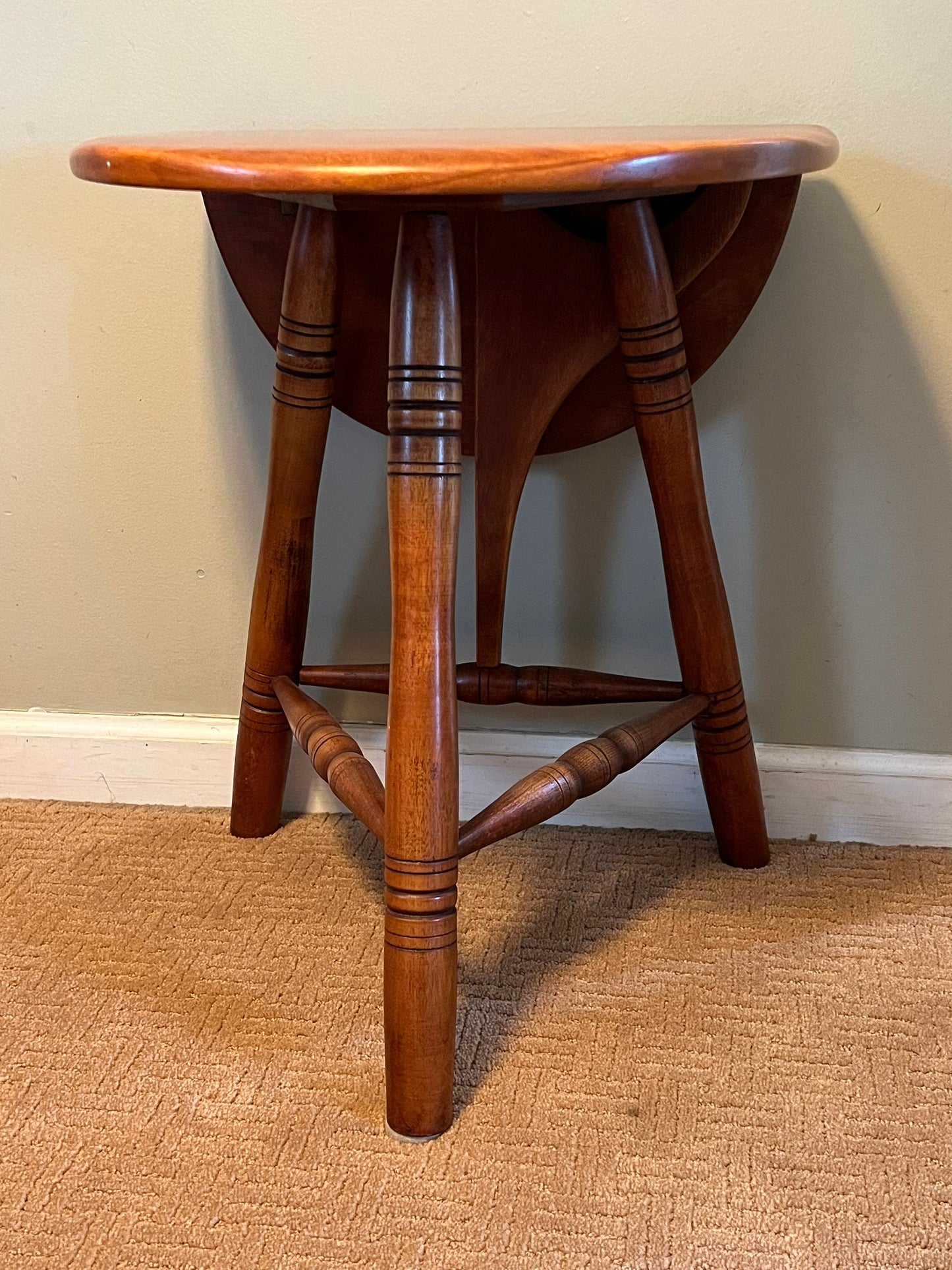 Cushman Colonial Creations Tripod Drop Leaf End Table No. 3-21, Lover Antiques and Vintage