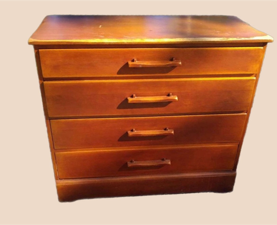Cushman Colonial Creations Peter Schuyler Collection 4 Drawer Chest Dresser No. 4-169, Lover Antiques and Vintage