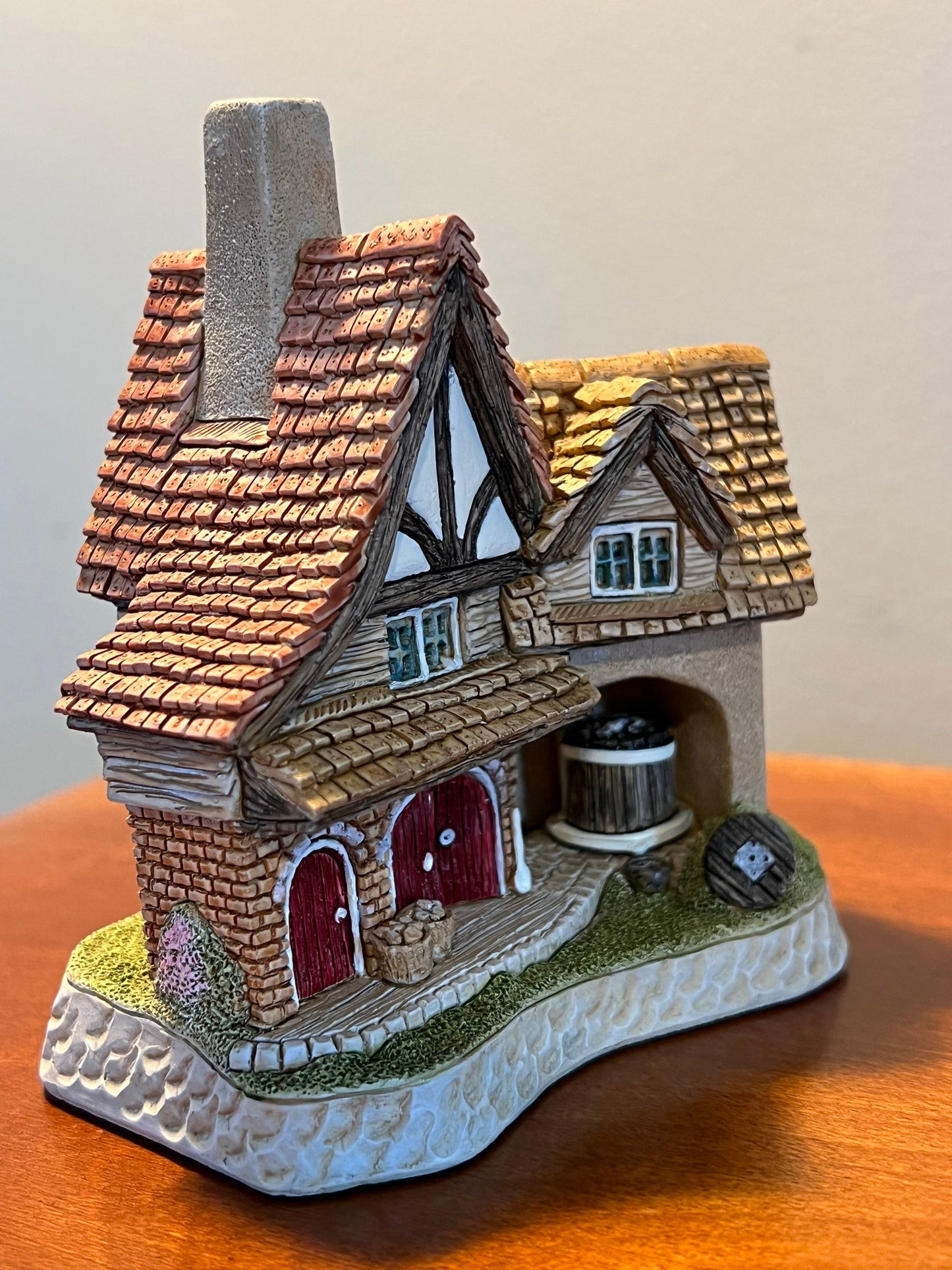 Vintage Firkin Cottage by David Winter Cottages handmade hand painted by John Hine, LTD Great Britain 2001