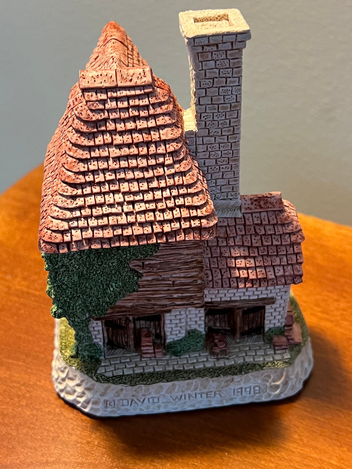 Tile Maker’s Cottage by David Winter Cottages handmade England hand painted by John Hine, LTD Great Britain 1999 Lover Antiques and Vintage