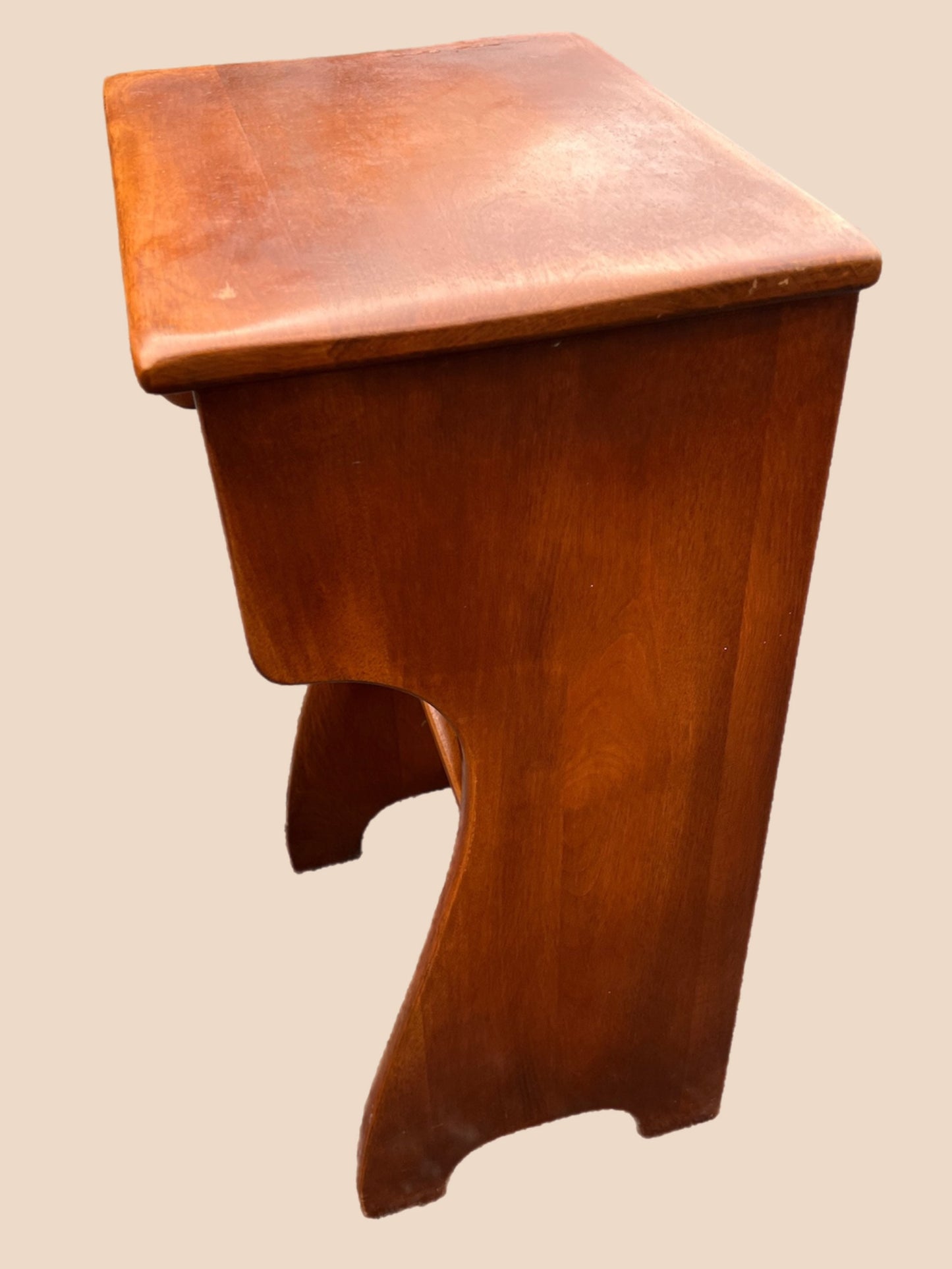 Cushman Colonial Creations Molly Stark Night Table No. 2059 end table side nightstand