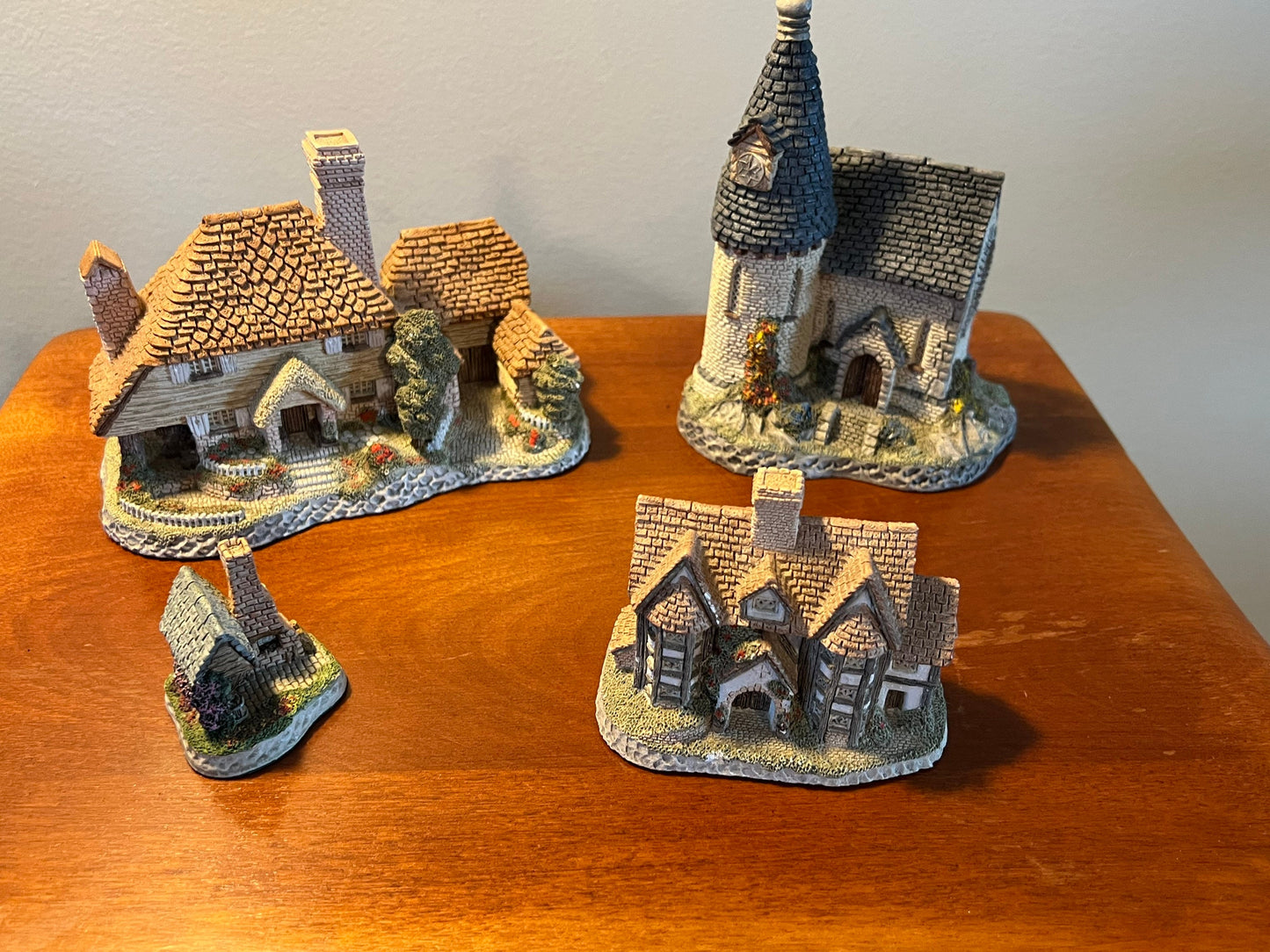 Vintage David Winter handmade hand painted by John Hine, LTD Great Britain set of 4 Shirehall Kent Cottage The Chapel Barley Malt Kiln
