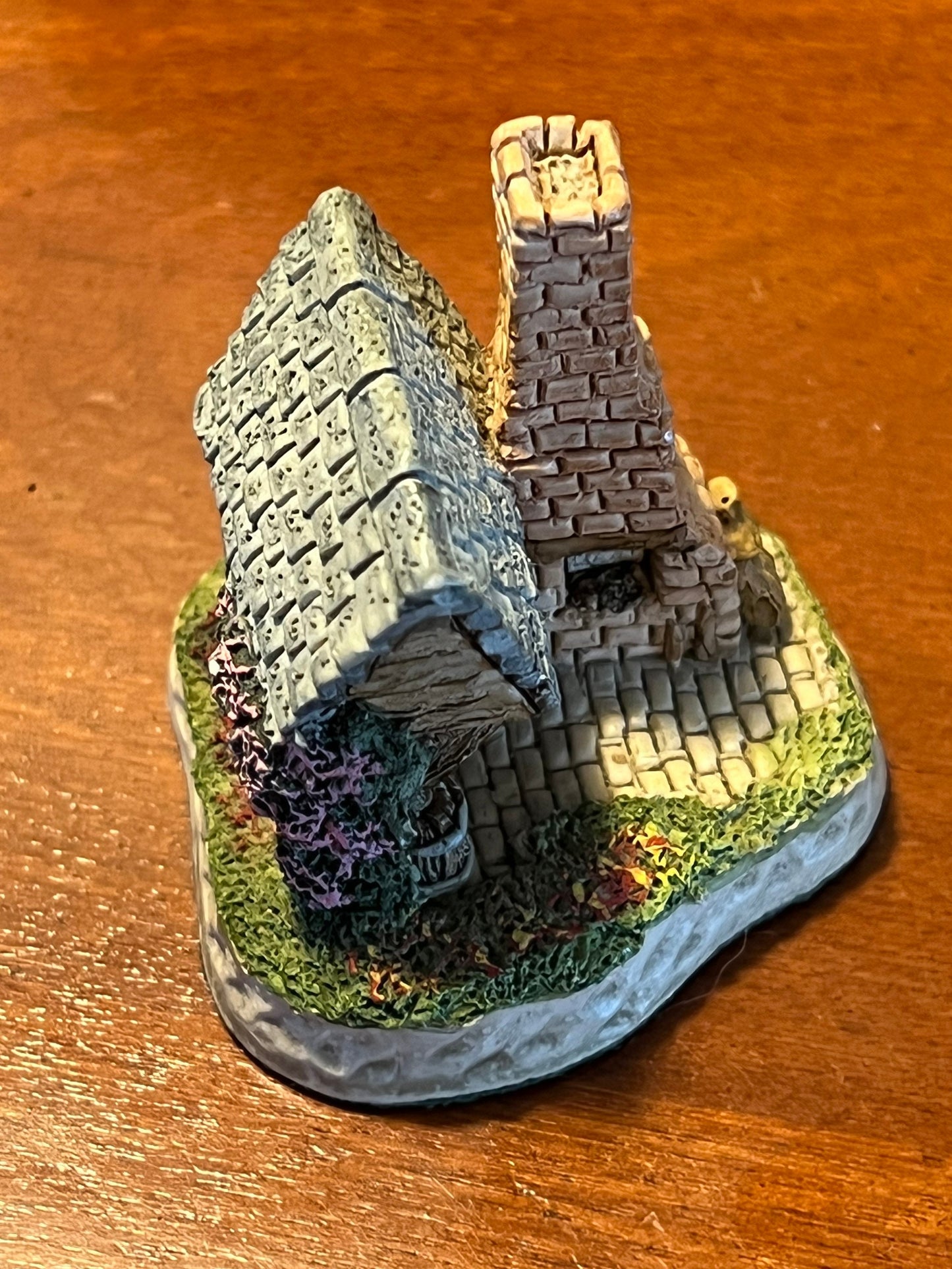 Vintage David Winter handmade hand painted by John Hine, LTD Great Britain set of 4 Shirehall Kent Cottage The Chapel Barley Malt Kiln