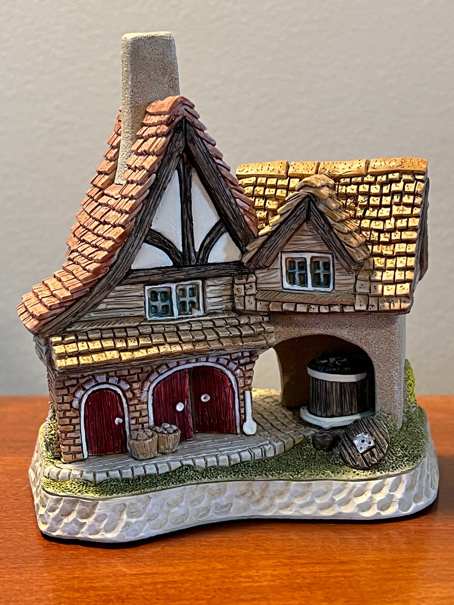 Vintage Firkin Cottage by David Winter Cottages handmade hand painted by John Hine, LTD Great Britain 2001