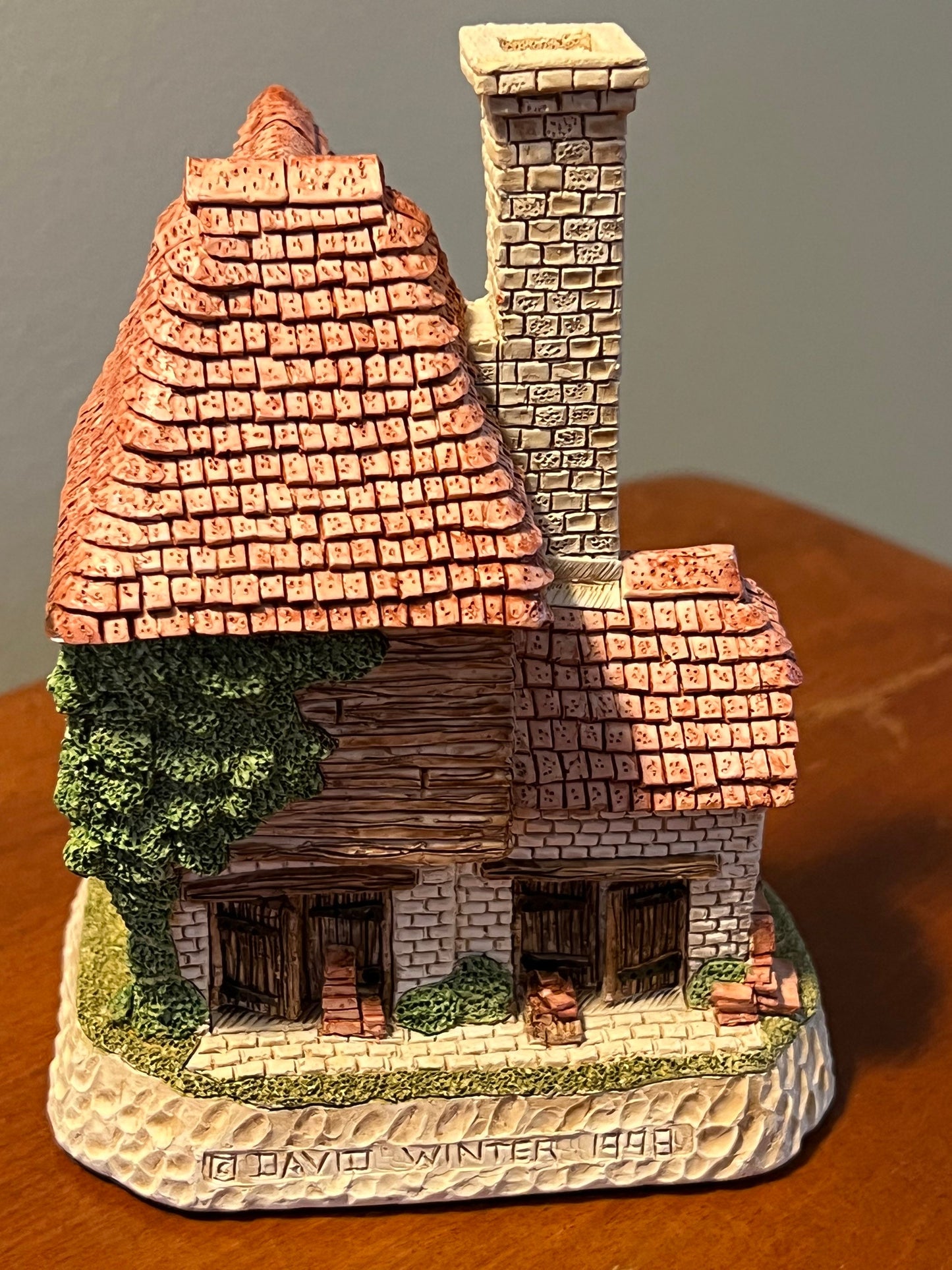 Tile Maker’s Cottage by David Winter Cottages handmade England hand painted by John Hine, LTD Great Britain 1999 Lover Antiques and Vintage