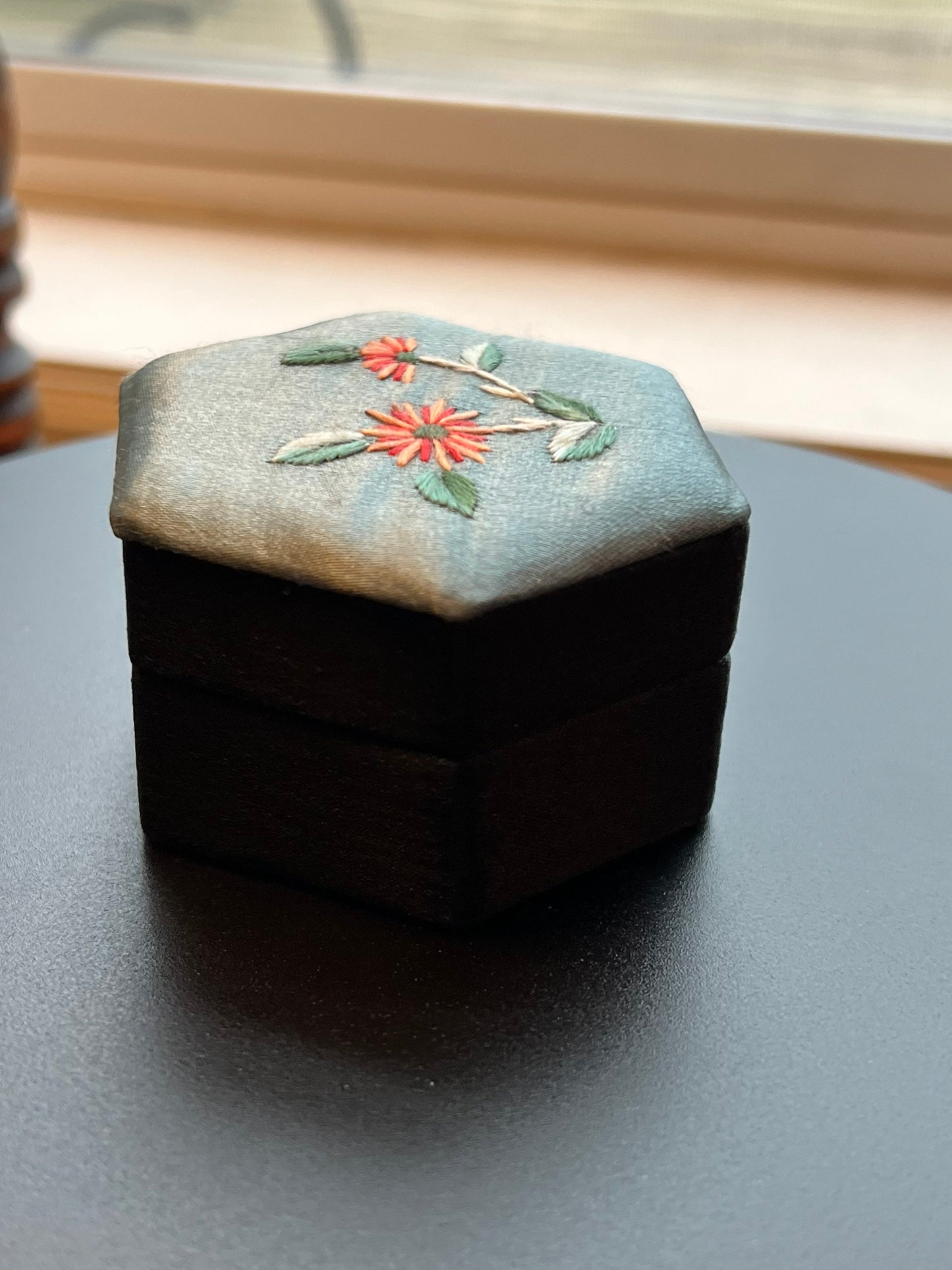 Vintage Flower Embossed Pentagon Ring Jewelry Box with embroidered lid gift boxes