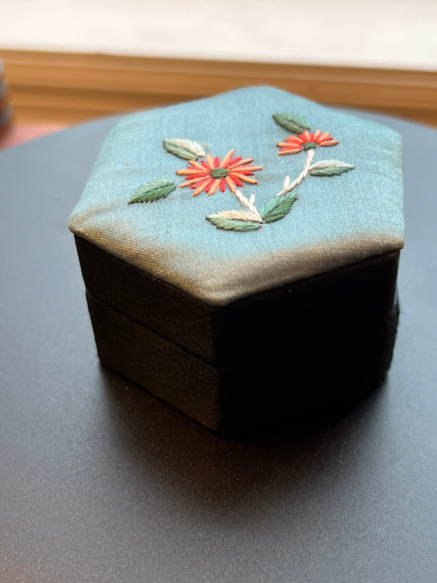 Vintage Flower Embossed Pentagon Ring Jewelry Box with embroidered lid gift boxes