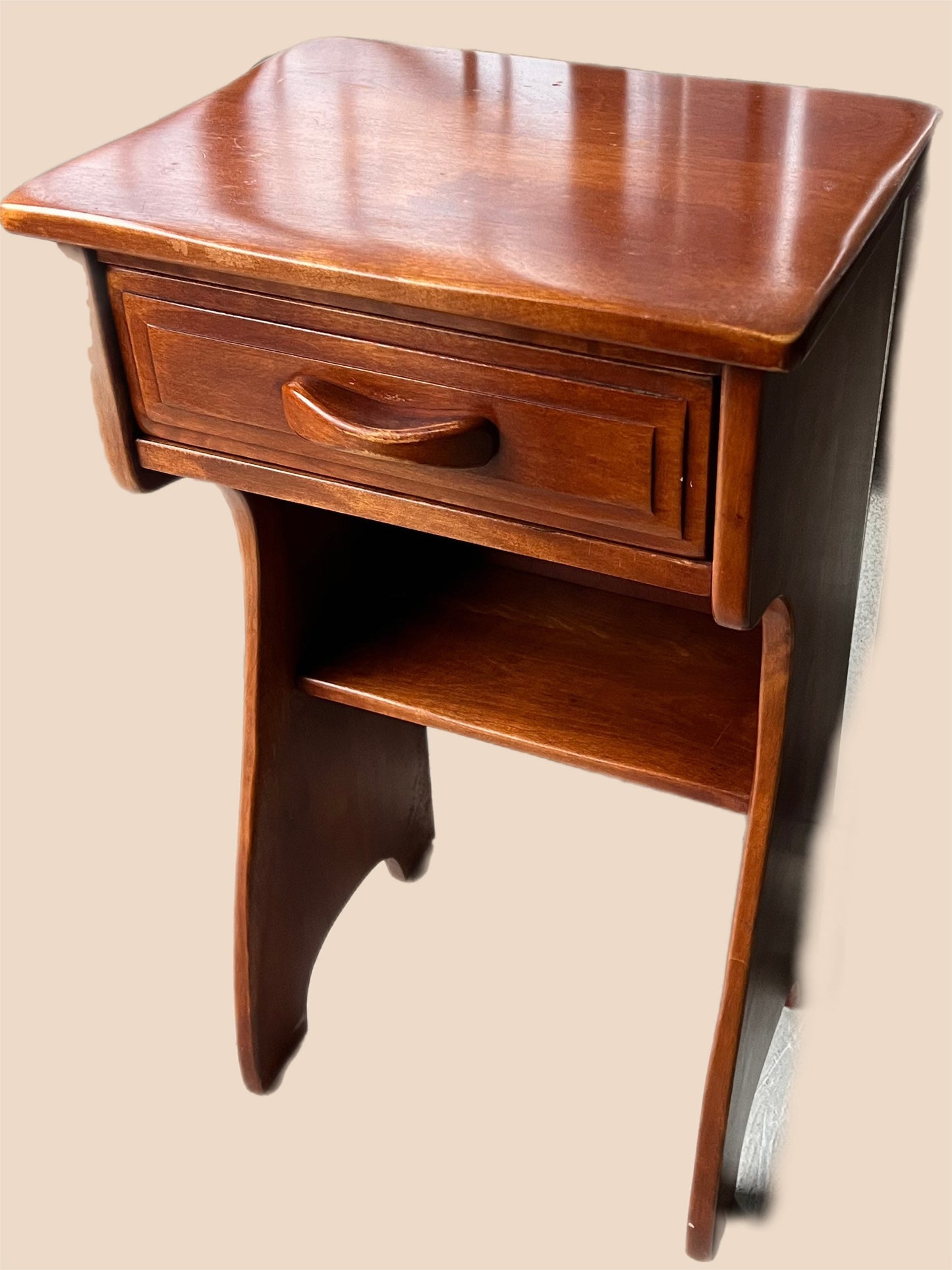 Cushman Colonial Creations Molly Stark Night Table No. 2059 Pair of Nightstands table side nightstand night stand vintage furniture