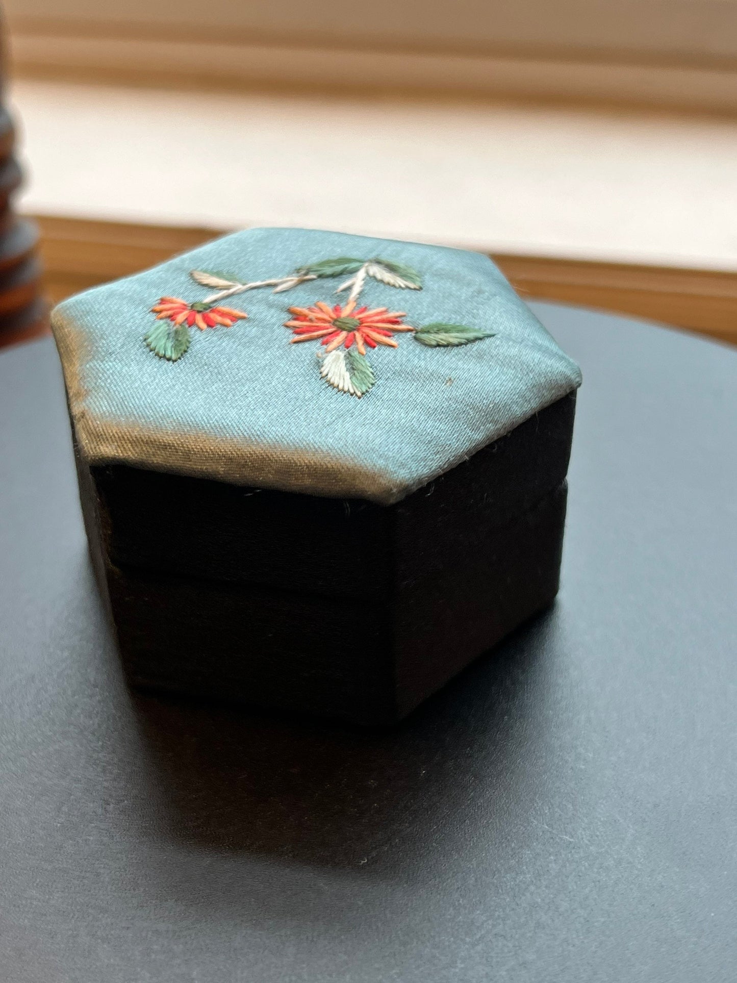 Vintage Flower Embossed Pentagon Ring Jewelry Box with embroidered lid gift boxes