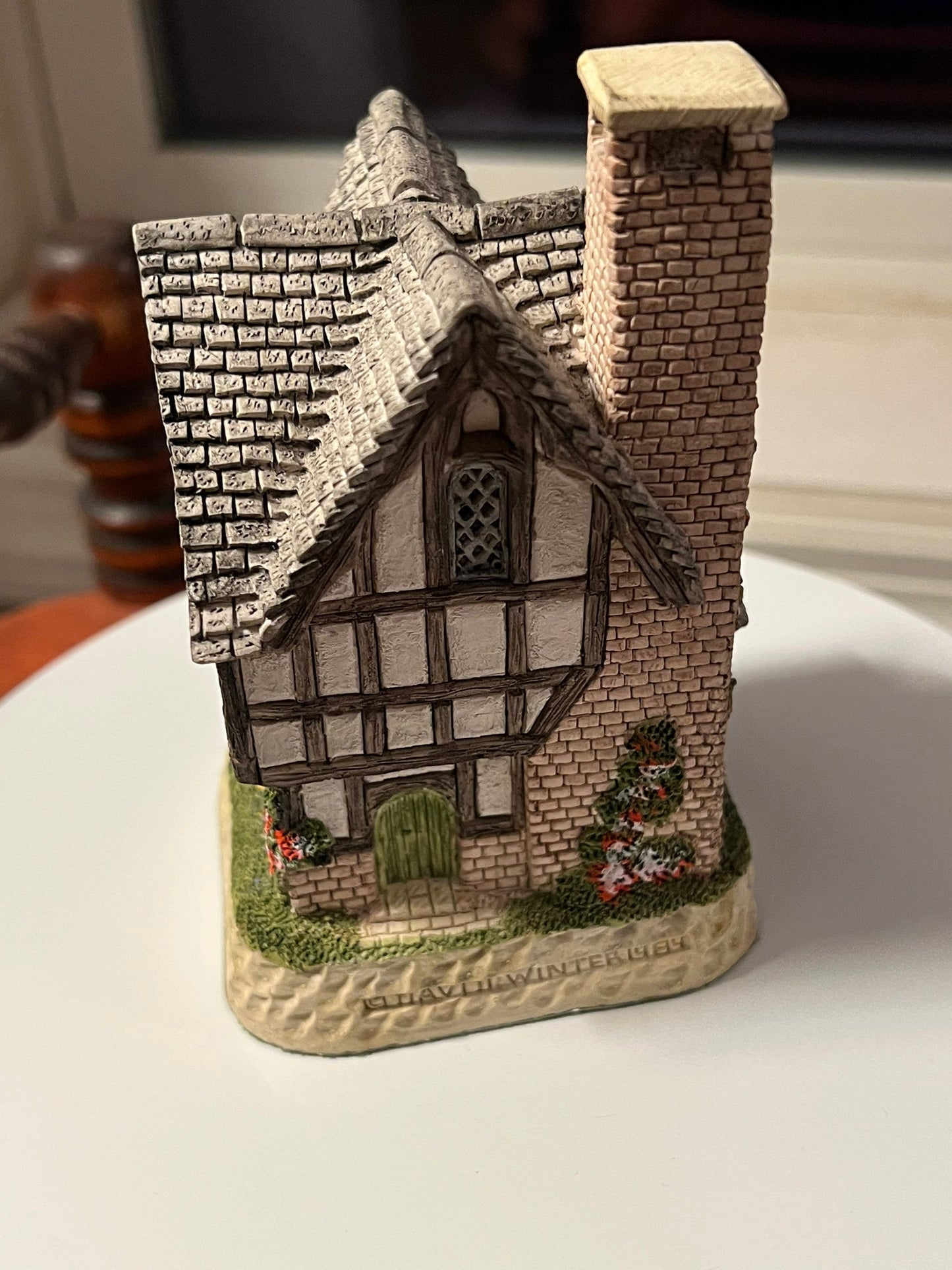 Vintage Grouse Moor Lodge by David Winter handmade hand painted Great Britain August British Traditions figures figurines