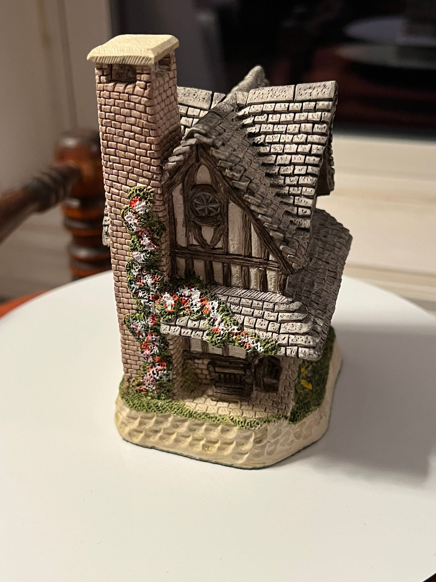 Vintage Grouse Moor Lodge by David Winter handmade hand painted Great Britain August British Traditions figures figurines