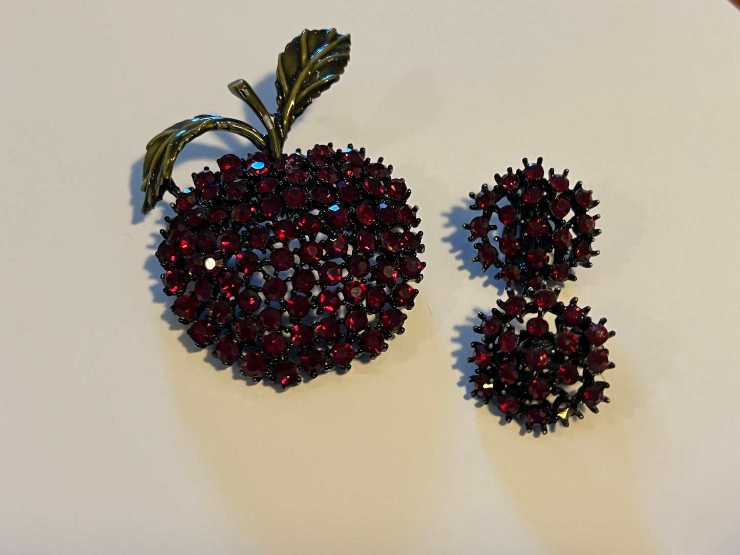 Vintage Albert Weiss Red Apple Rhinestone Brooche and Matching Earrings Japanned Jewelry Set Ruby Style Lover Antiques and Vintage