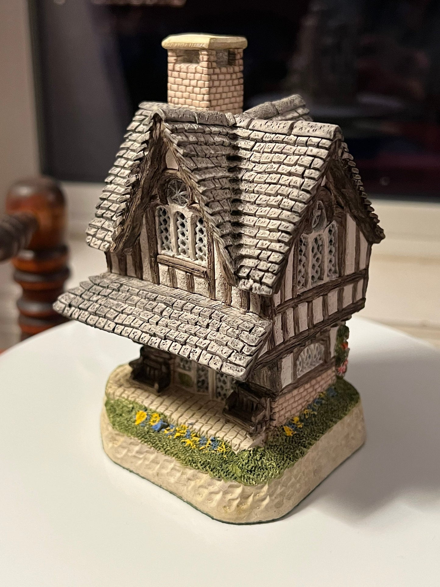 Vintage Grouse Moor Lodge by David Winter handmade hand painted Great Britain August British Traditions figures figurines