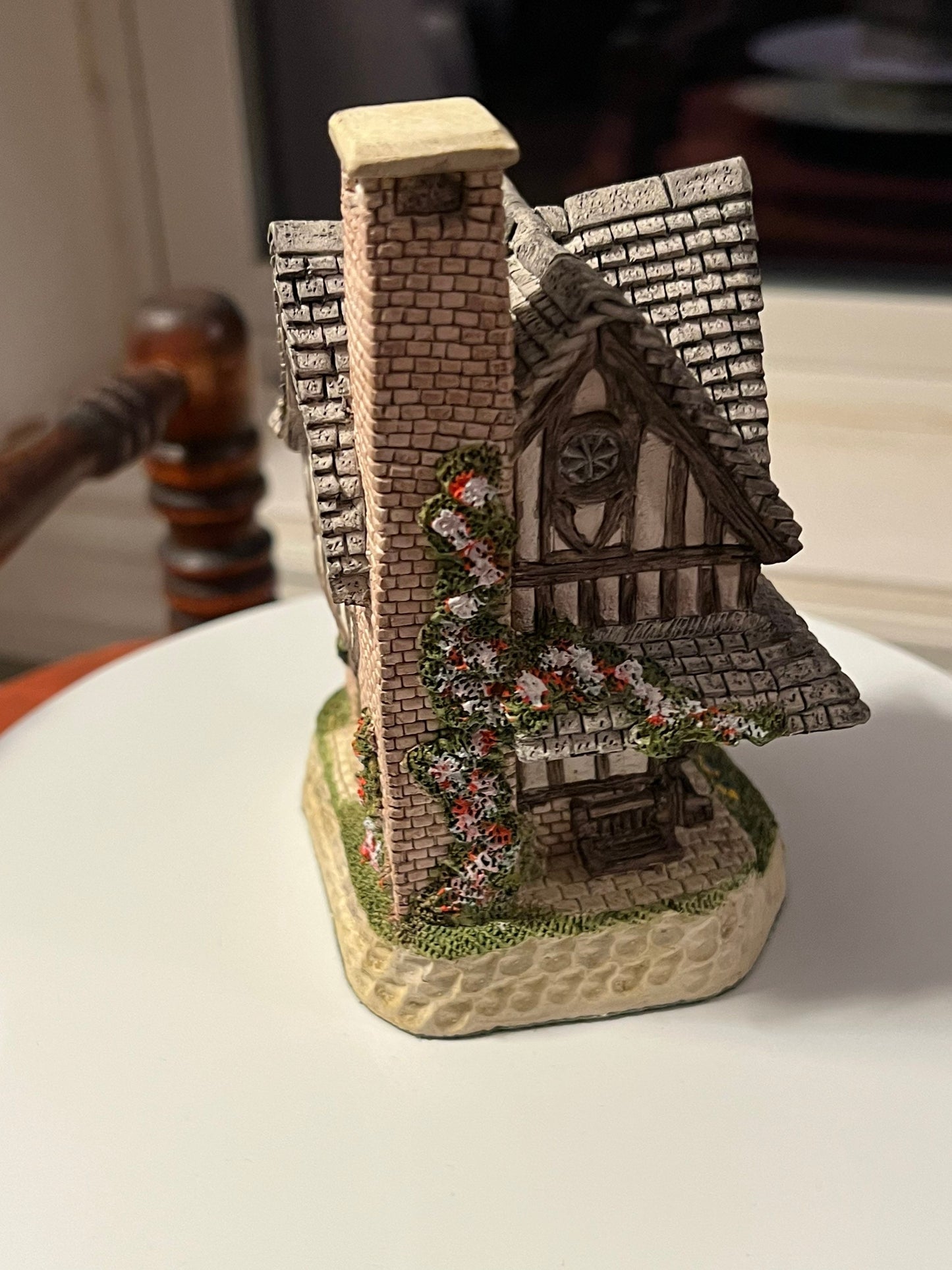 Vintage Grouse Moor Lodge by David Winter handmade hand painted Great Britain August British Traditions figures figurines