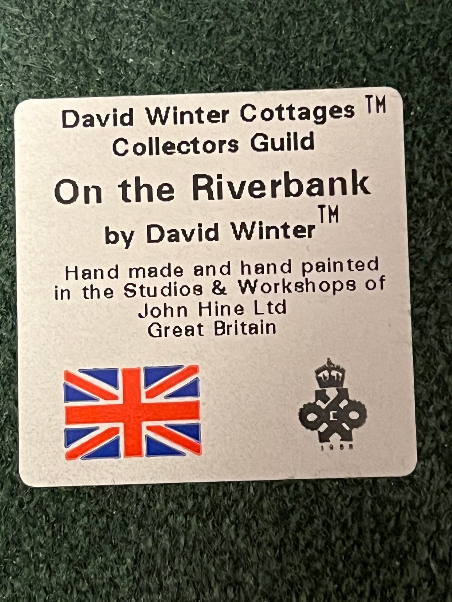 Vintage David Winter Cottages on the Riverbank Collectors Guild Wall Plate handmade hand painted Great Britain figures figurines