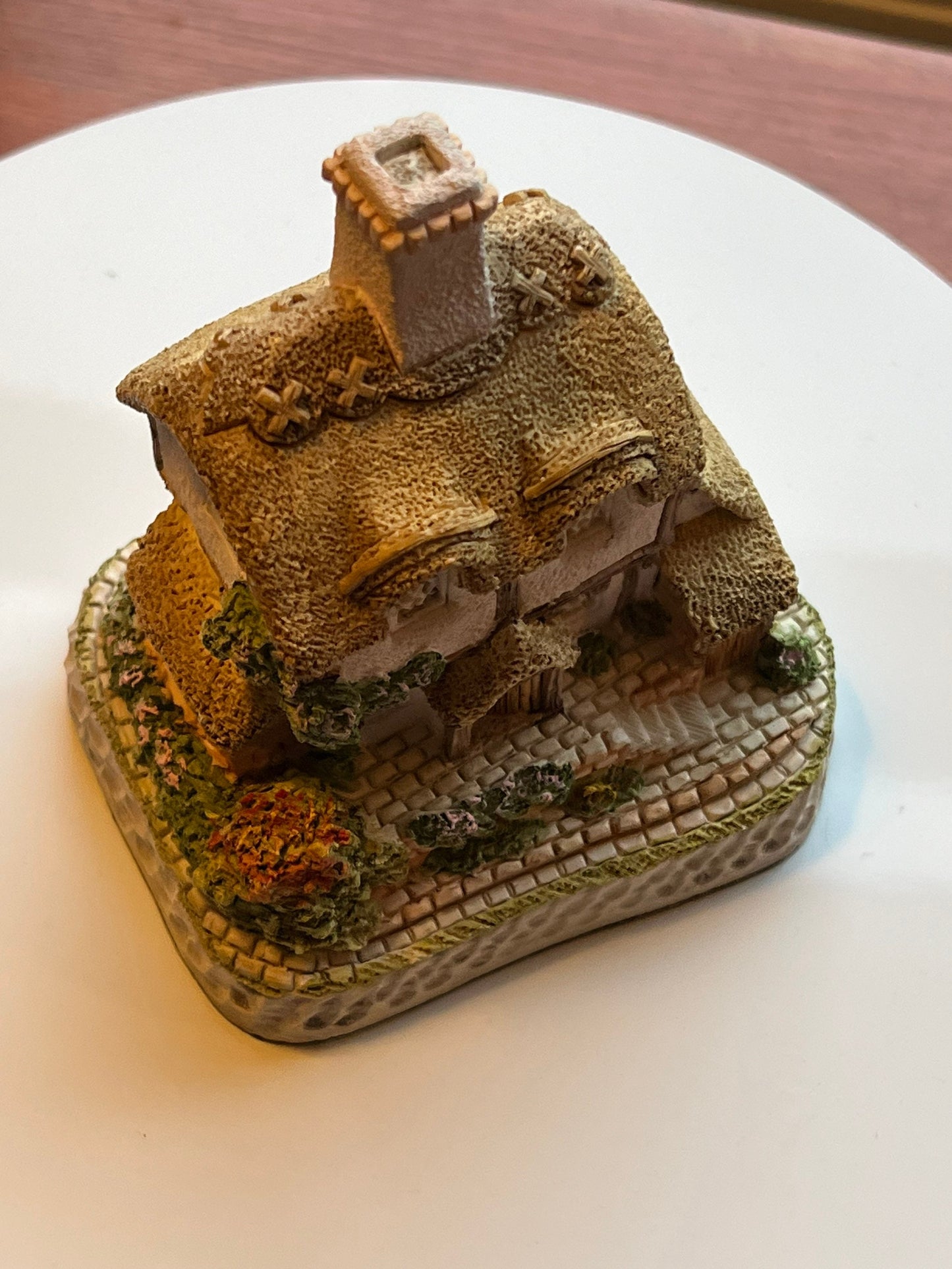 Vintage One Acre Cottage David Winter Cottages handmade hand painted Great Britain figures figurines 1993 John Hine House Houses
