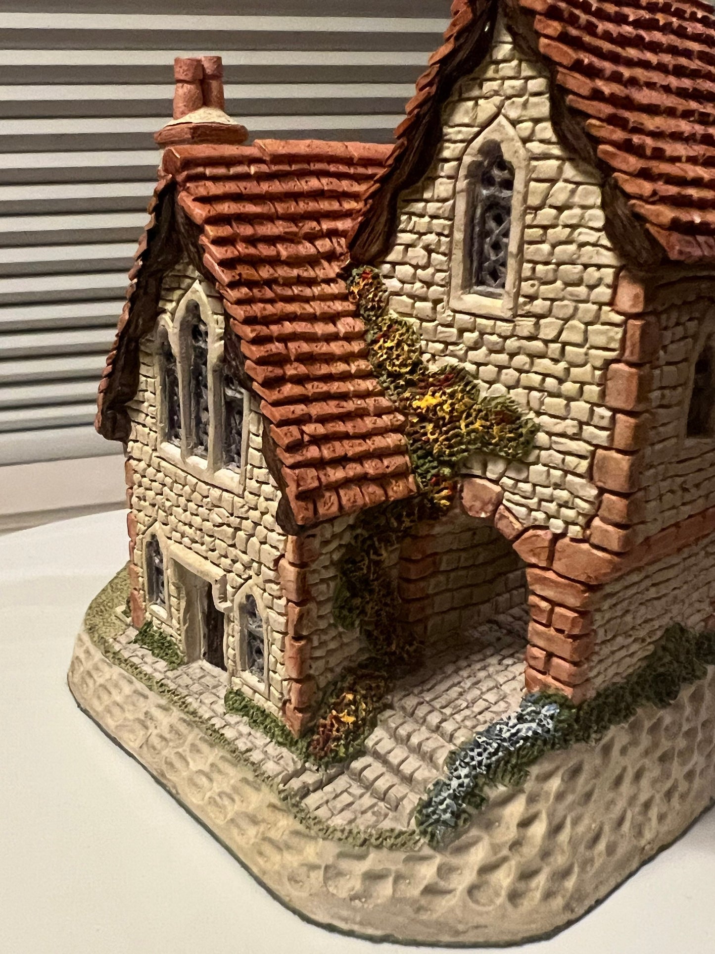Vintage David Winter Staffordshire Vicarage 1994 Cottages handmade hand painted Great Britain figurines