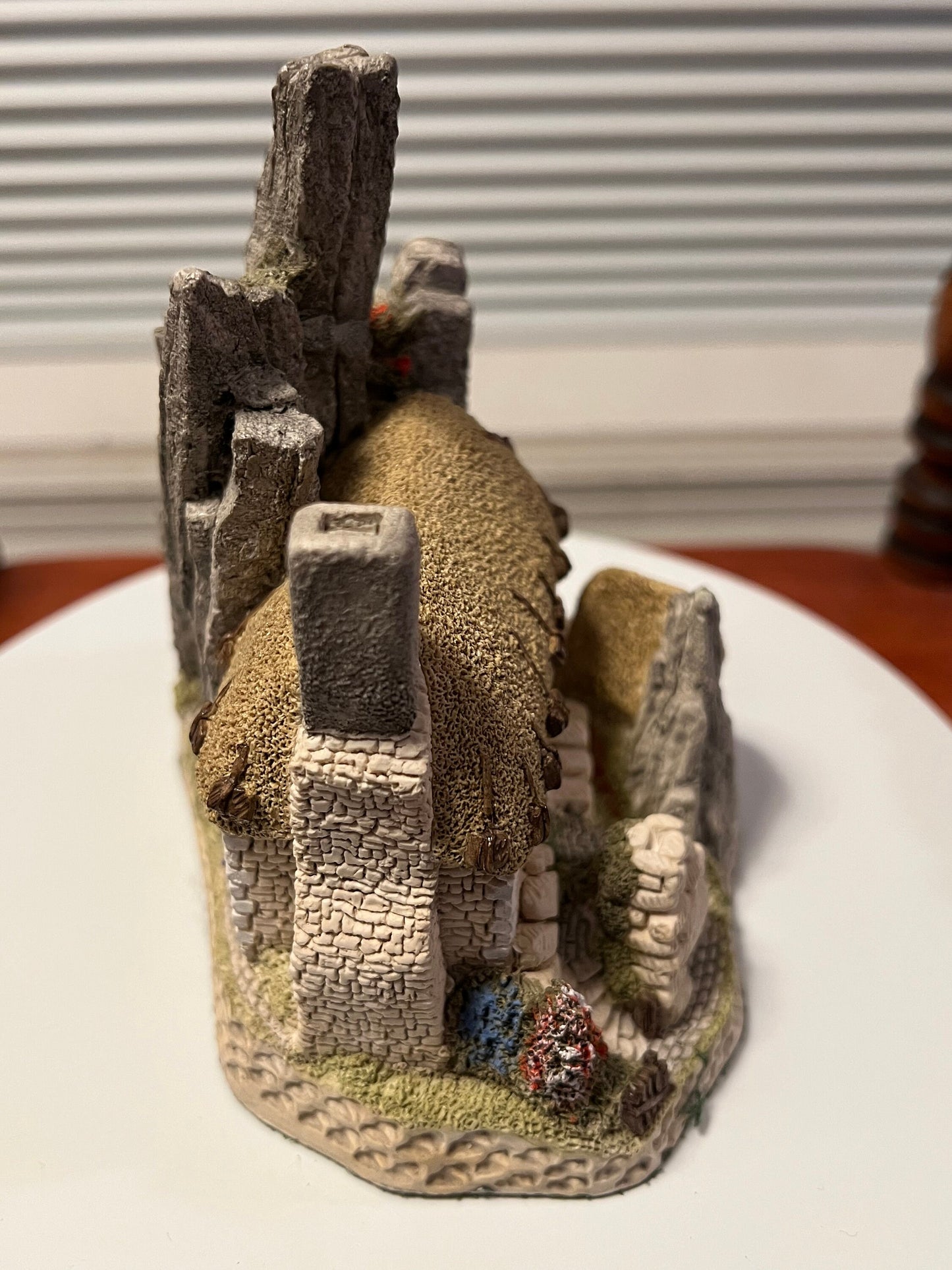 Vintage David Winter Cottages Scottish Collection Crofter’s Cottage 1988 handmade hand painted Great Britain figurines David Hine