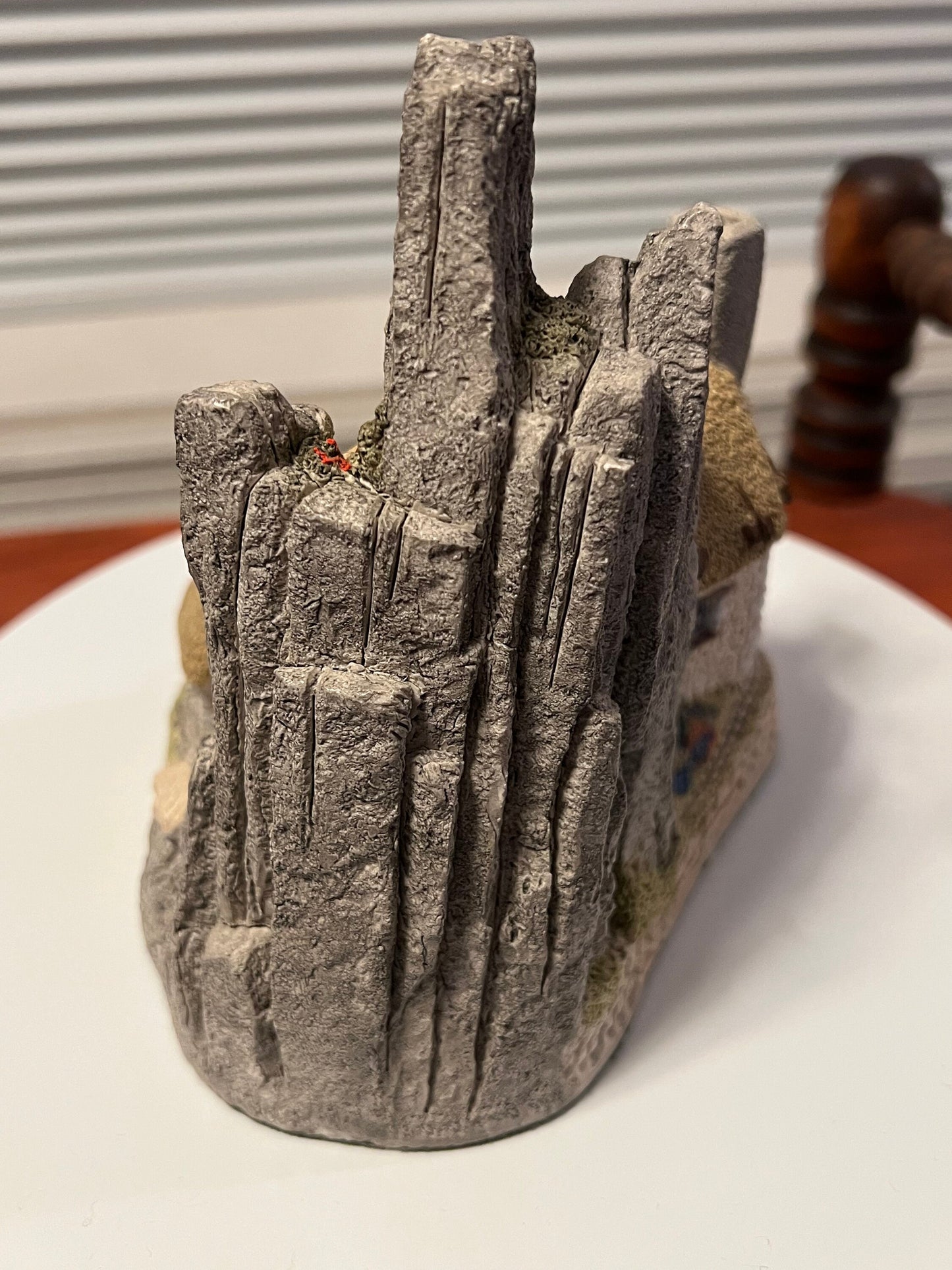 Vintage David Winter Cottages Scottish Collection Crofter’s Cottage 1988 handmade hand painted Great Britain figurines David Hine