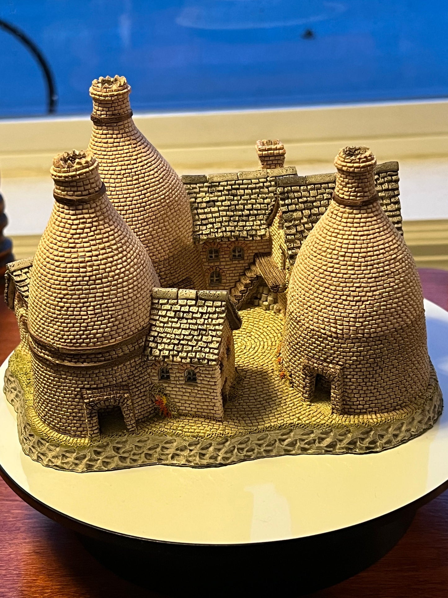 Vintage David Winter Cottages The Midlands Collection The Bottle Kilns Cottage 1987 handmade hand painted Great Britain figurines David Hine