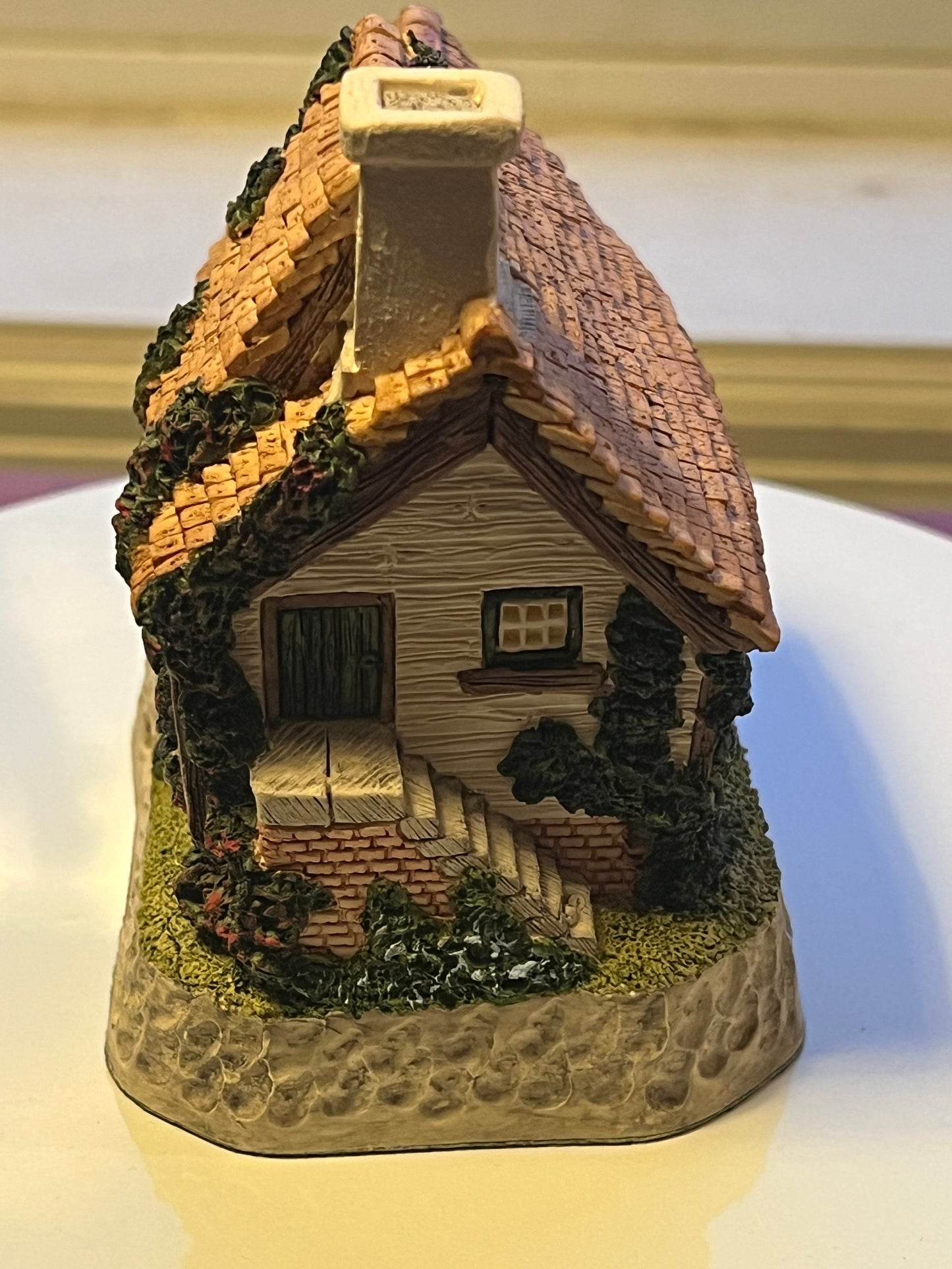 Vintage David Winter Cottages The Model Dairy Guild No. 21 Cottage 1995 handmade hand painted Great Britain figurines David Hine