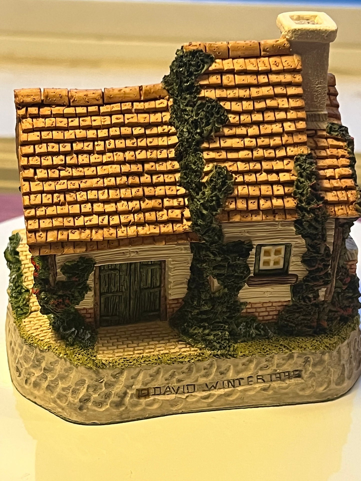 Vintage David Winter Cottages The Model Dairy Guild No. 21 Cottage 1995 handmade hand painted Great Britain figurines David Hine