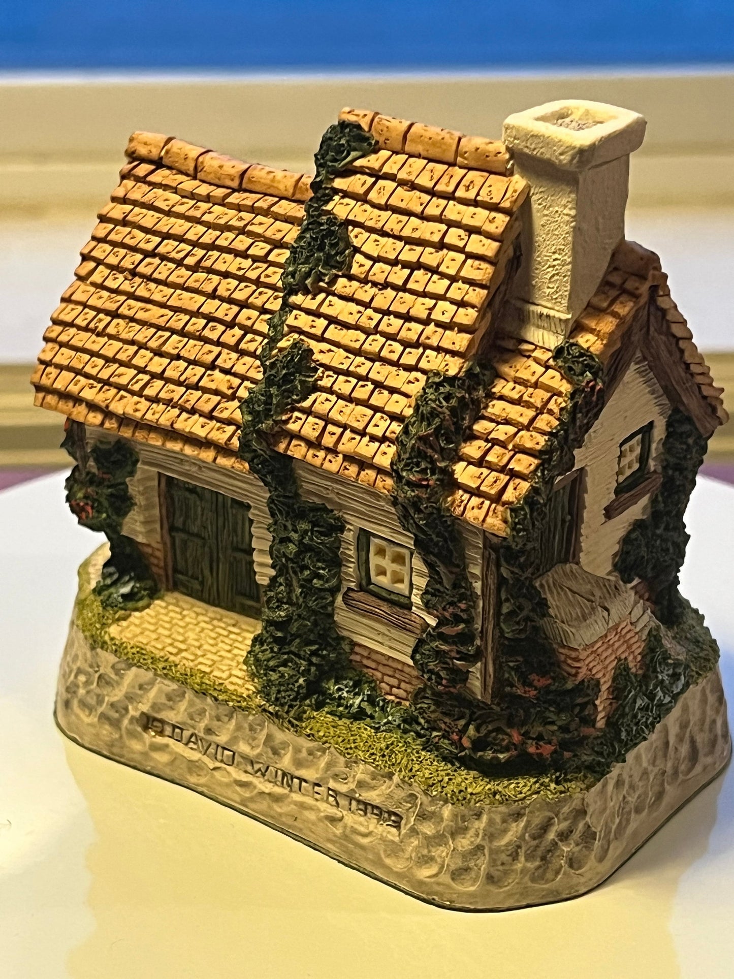 Vintage David Winter Cottages The Model Dairy Guild No. 21 Cottage 1995 handmade hand painted Great Britain figurines David Hine