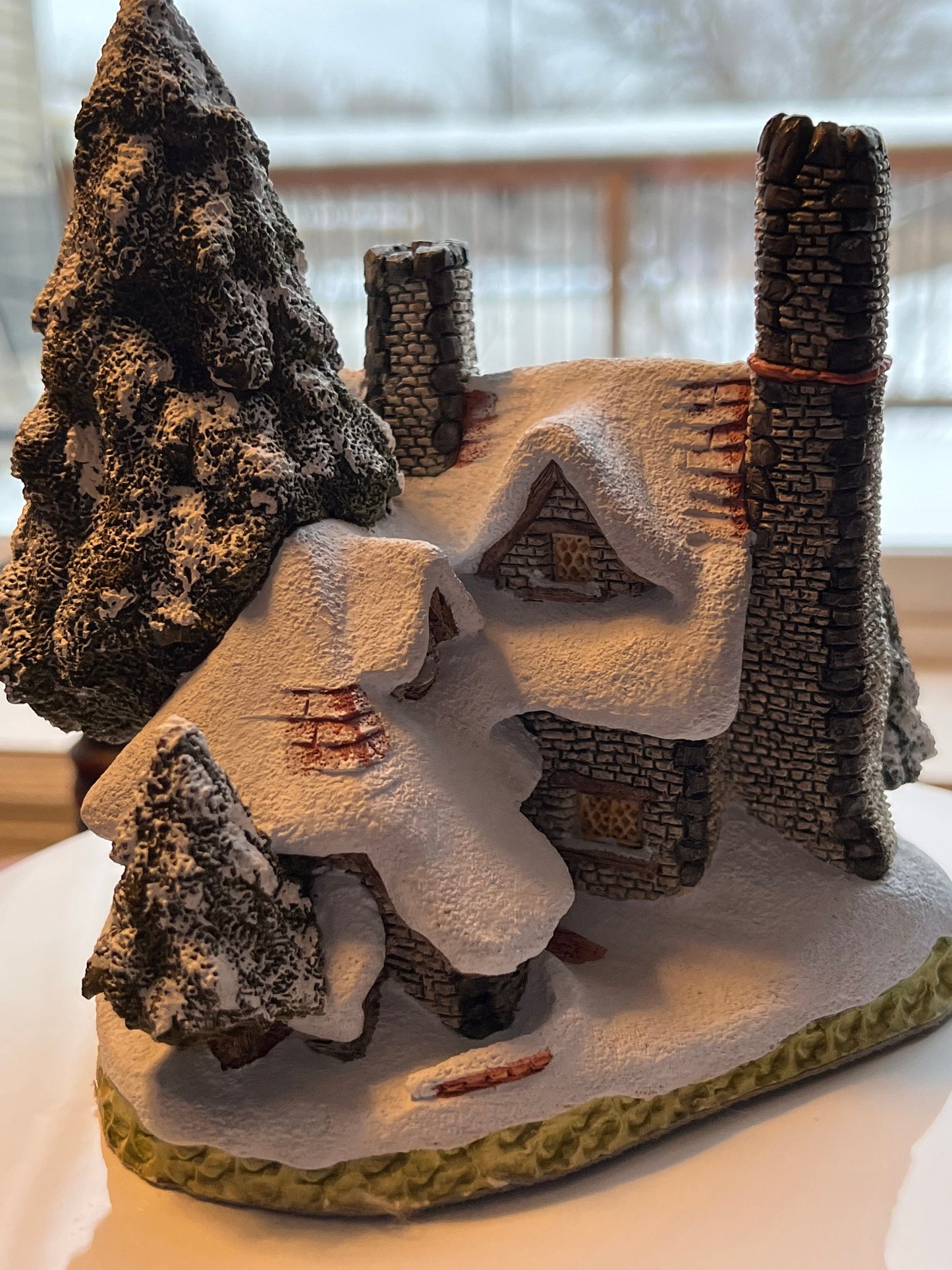 Vintage David Winter Snow Cottage 1984 handmade cottage hand painted Great Britain figurines David Hine cottages