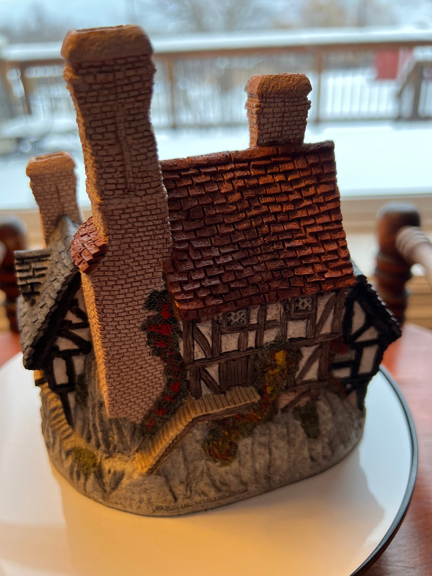 Vintage David Winter Hertford Court Cottage 1983 handmade cottage hand painted Great Britain figurines David Hine cottages
