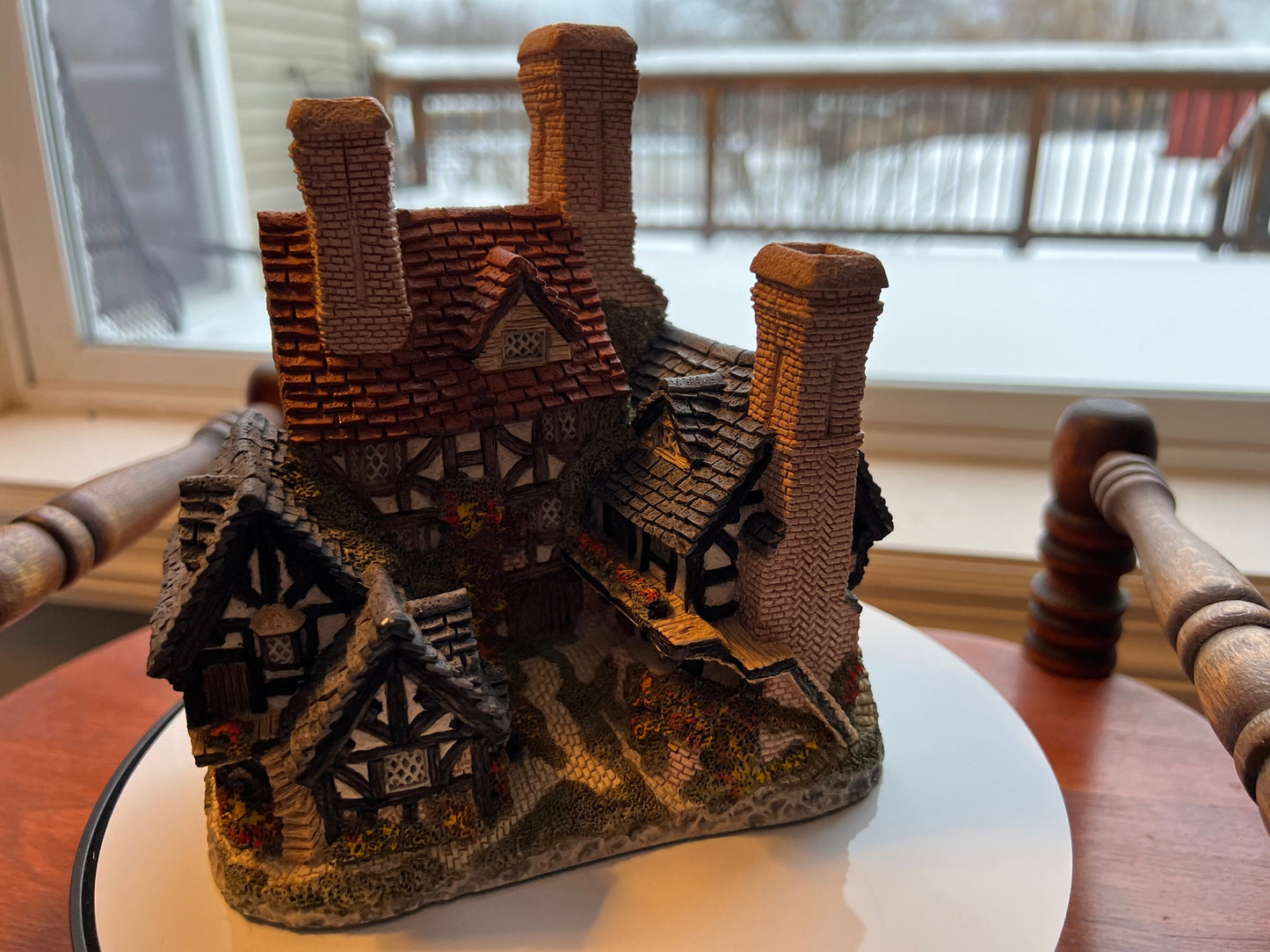 Vintage David Winter Hertford Court Cottage 1983 handmade cottage hand painted Great Britain figurines David Hine cottages