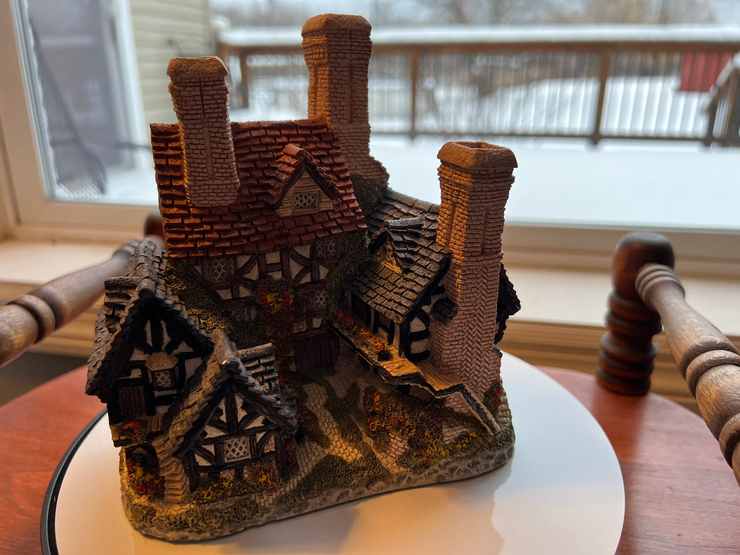 Vintage David Winter Hertford Court Cottage 1983 handmade cottage hand painted Great Britain figurines David Hine cottages