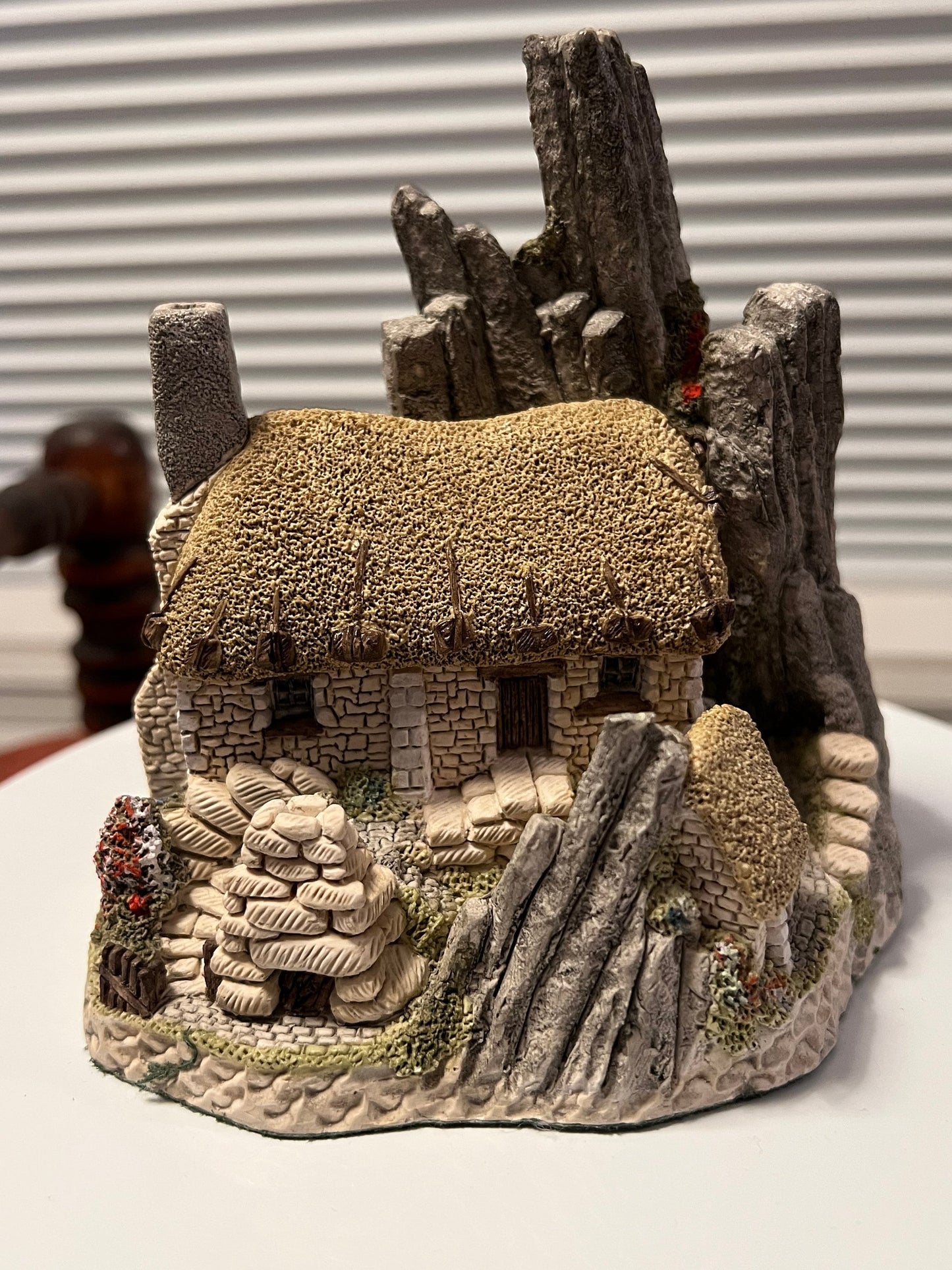 Vintage David Winter Cottages Scottish Collection Crofter’s Cottage 1988 handmade hand painted Great Britain figurines David Hine