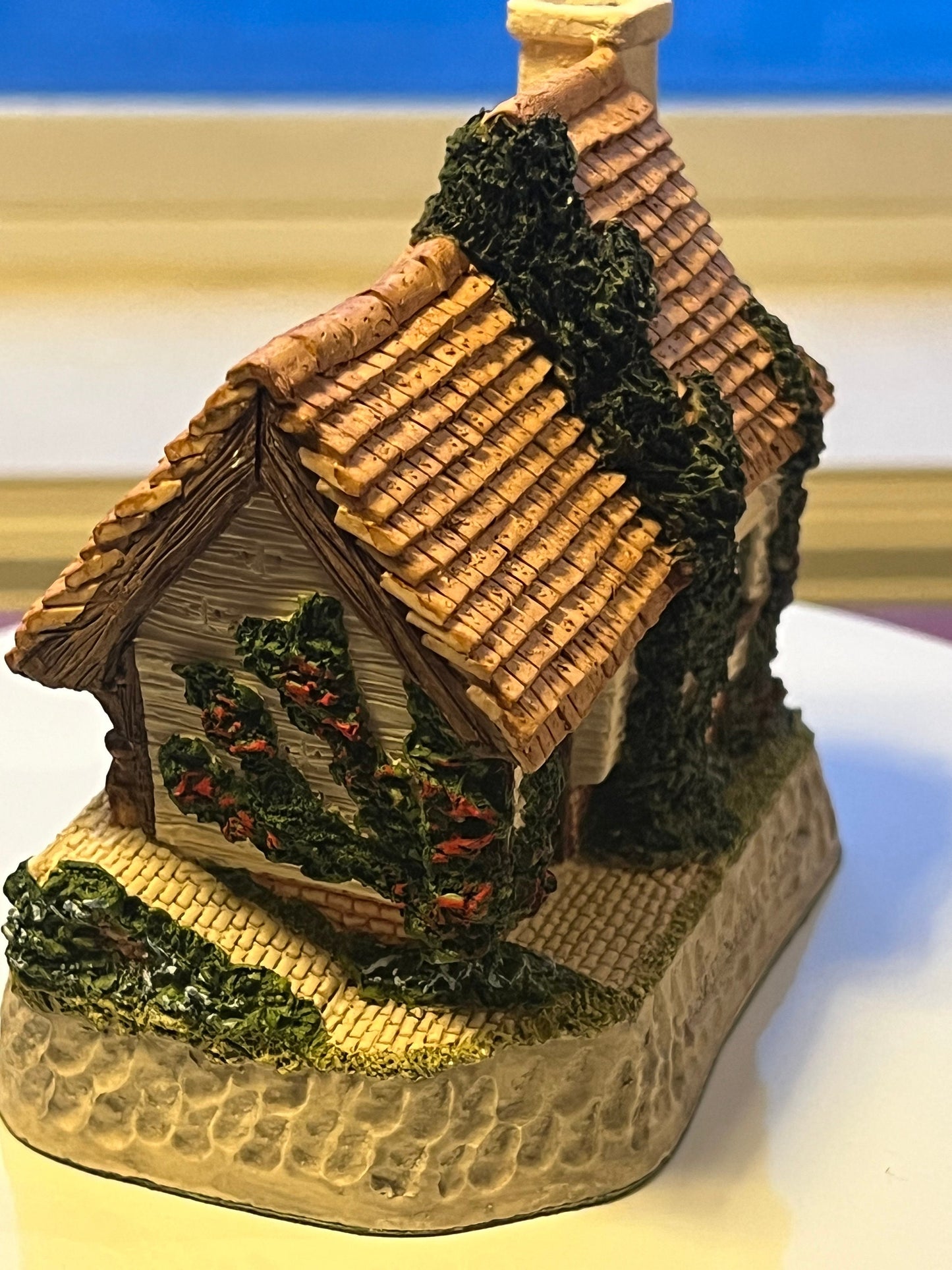 Vintage David Winter Cottages The Model Dairy Guild No. 21 Cottage 1995 handmade hand painted Great Britain figurines David Hine